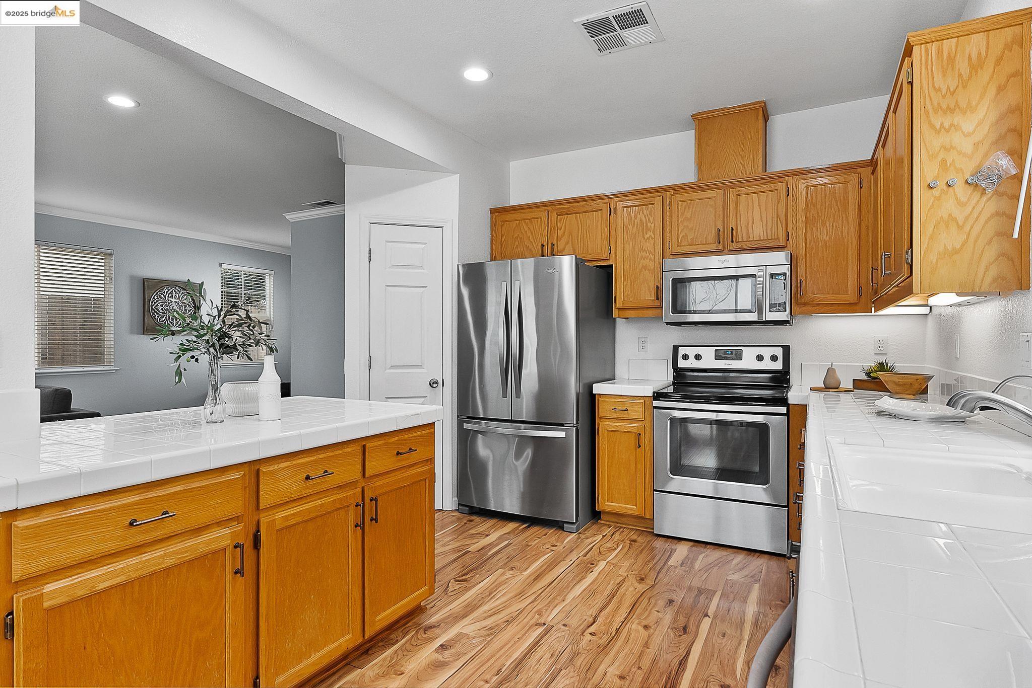Detail Gallery Image 10 of 34 For 2566 Foghorn Way, Discovery Bay,  CA 94505 - 3 Beds | 2/1 Baths