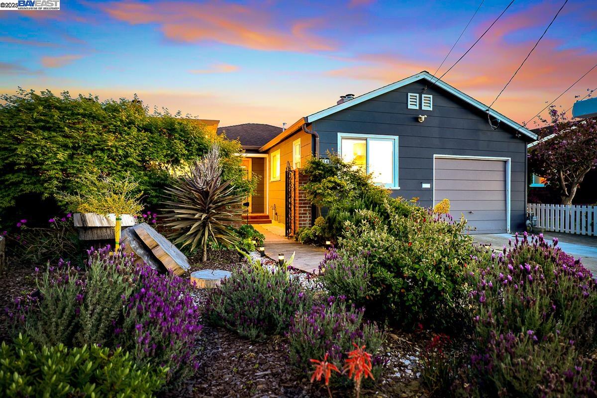 Detail Gallery Image 2 of 60 For 114 Garden Ln, Daly City,  CA 94015 - 3 Beds | 2 Baths