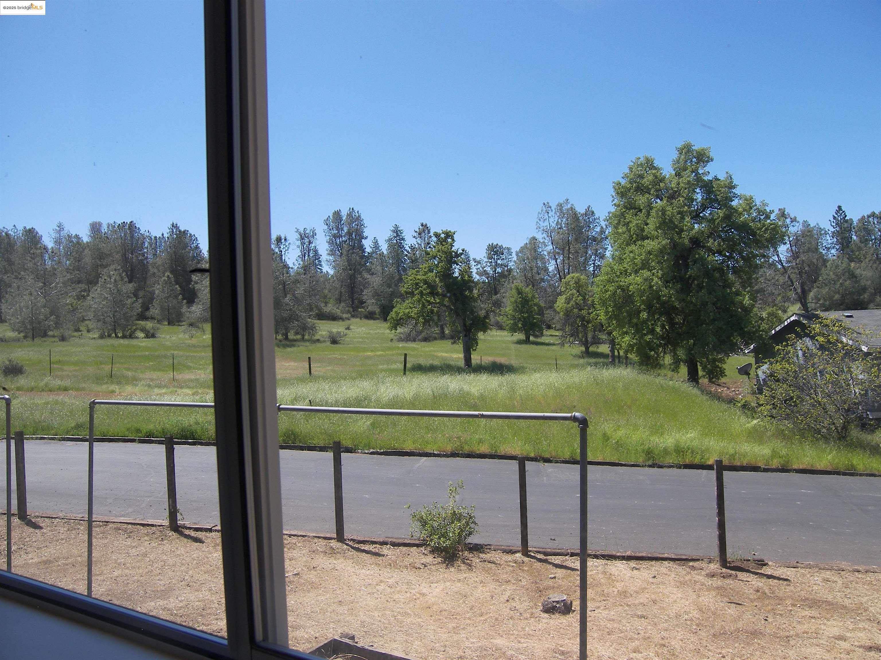 Detail Gallery Image 15 of 36 For 22857 Rolling Woods Dr., Groveland,  CA 95321 - 3 Beds | 2 Baths