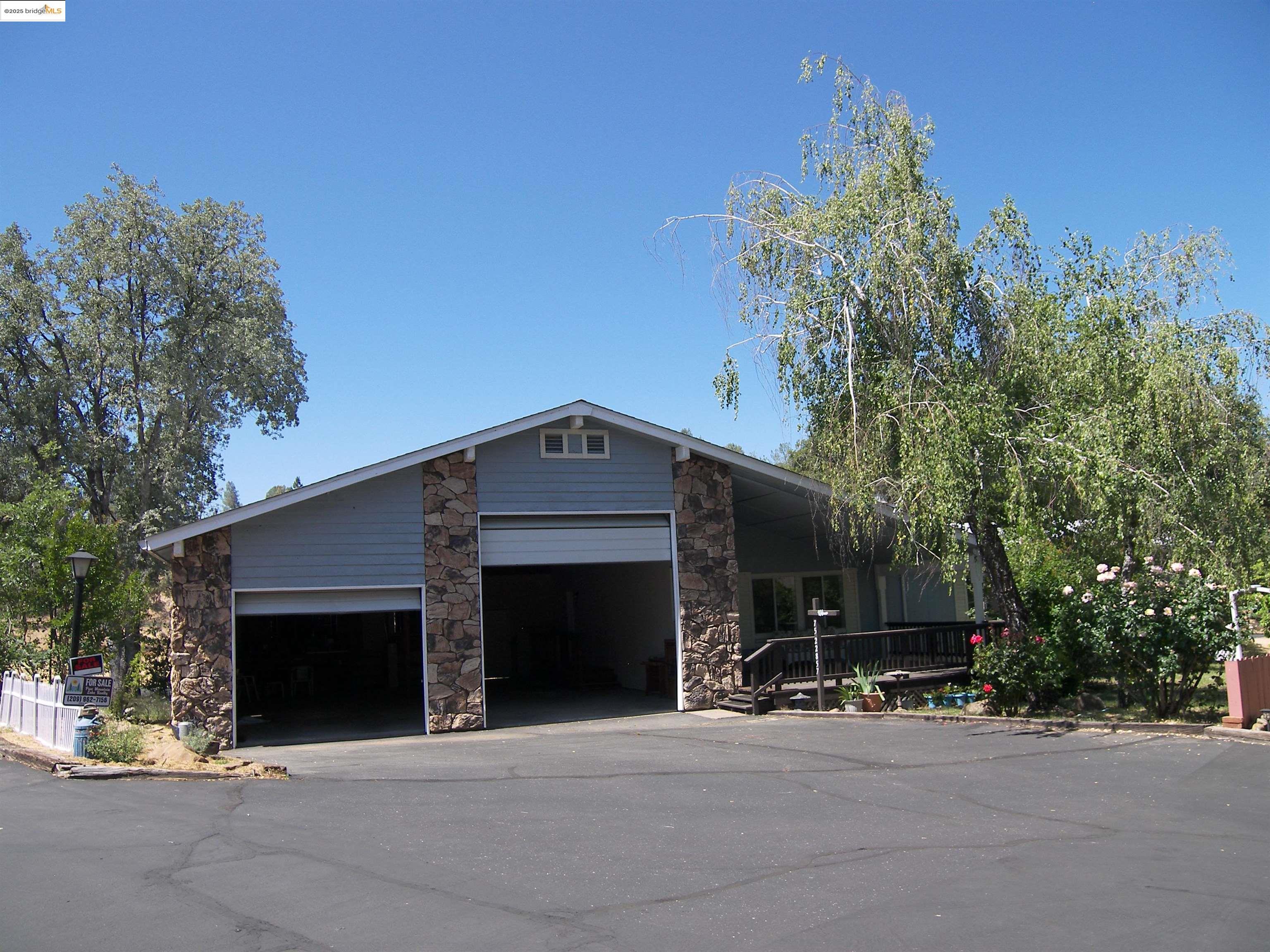 Detail Gallery Image 3 of 59 For 22857 Rolling Woods Dr., Groveland,  CA 95321 - 3 Beds | 2 Baths