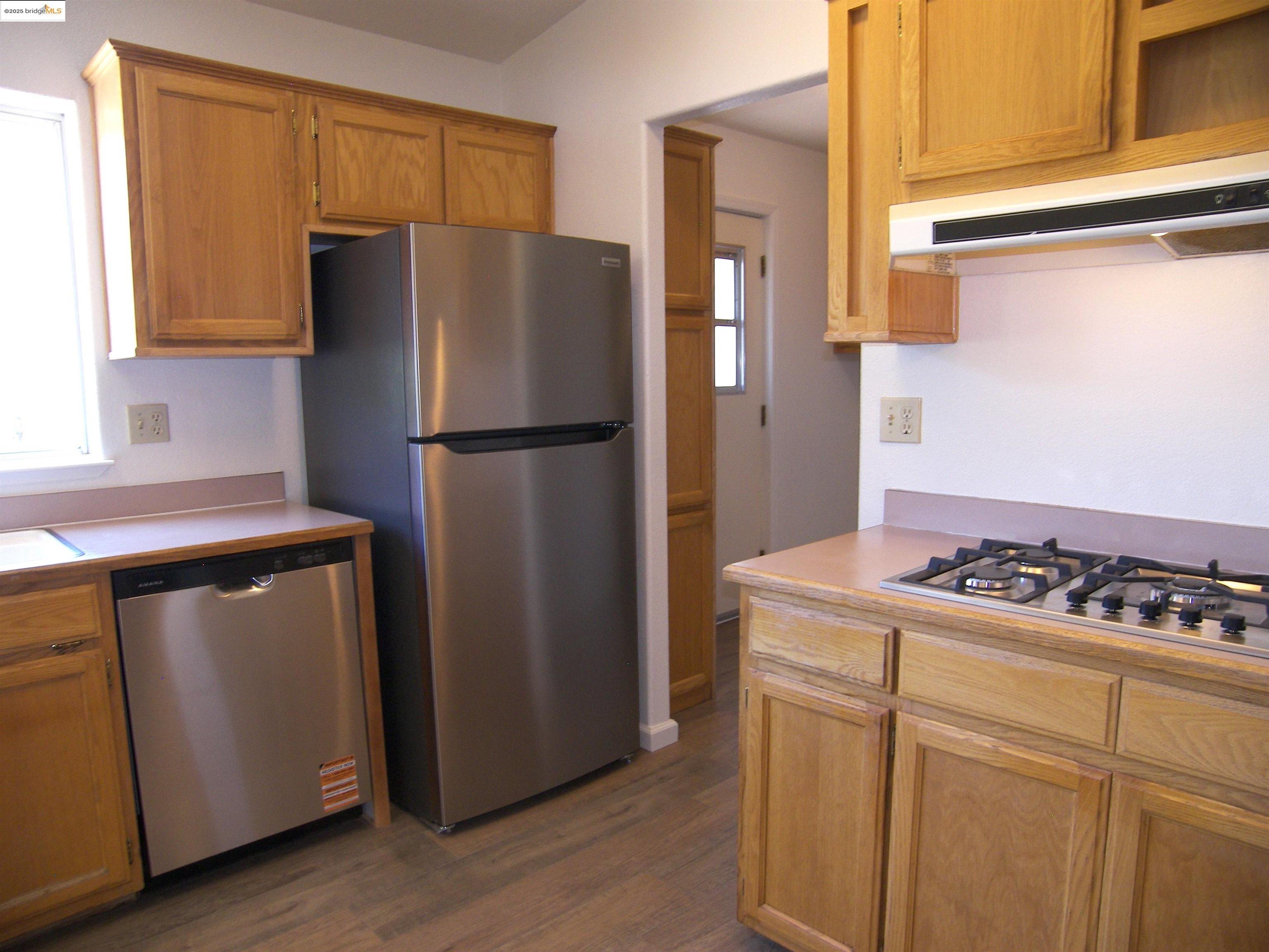 Detail Gallery Image 10 of 36 For 22857 Rolling Woods Dr., Groveland,  CA 95321 - 3 Beds | 2 Baths