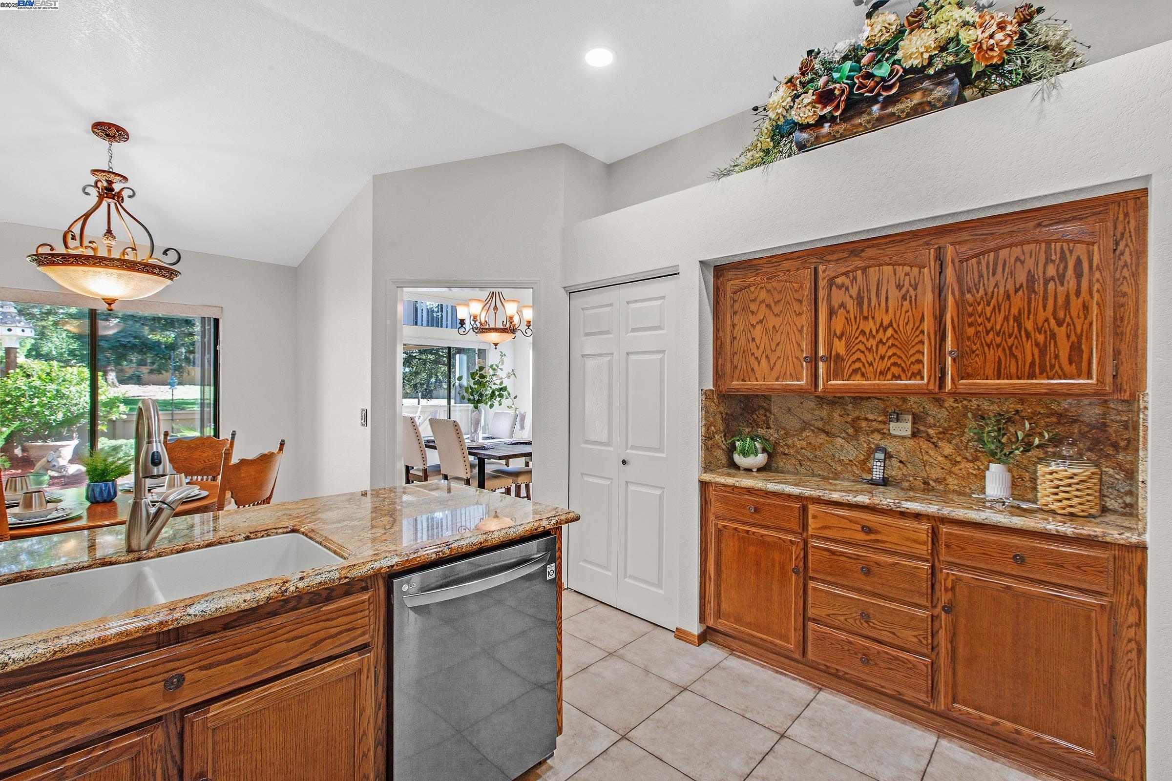 Detail Gallery Image 18 of 36 For 7561 Helmsdale Ct, San Jose,  CA 95135 - 2 Beds | 2 Baths