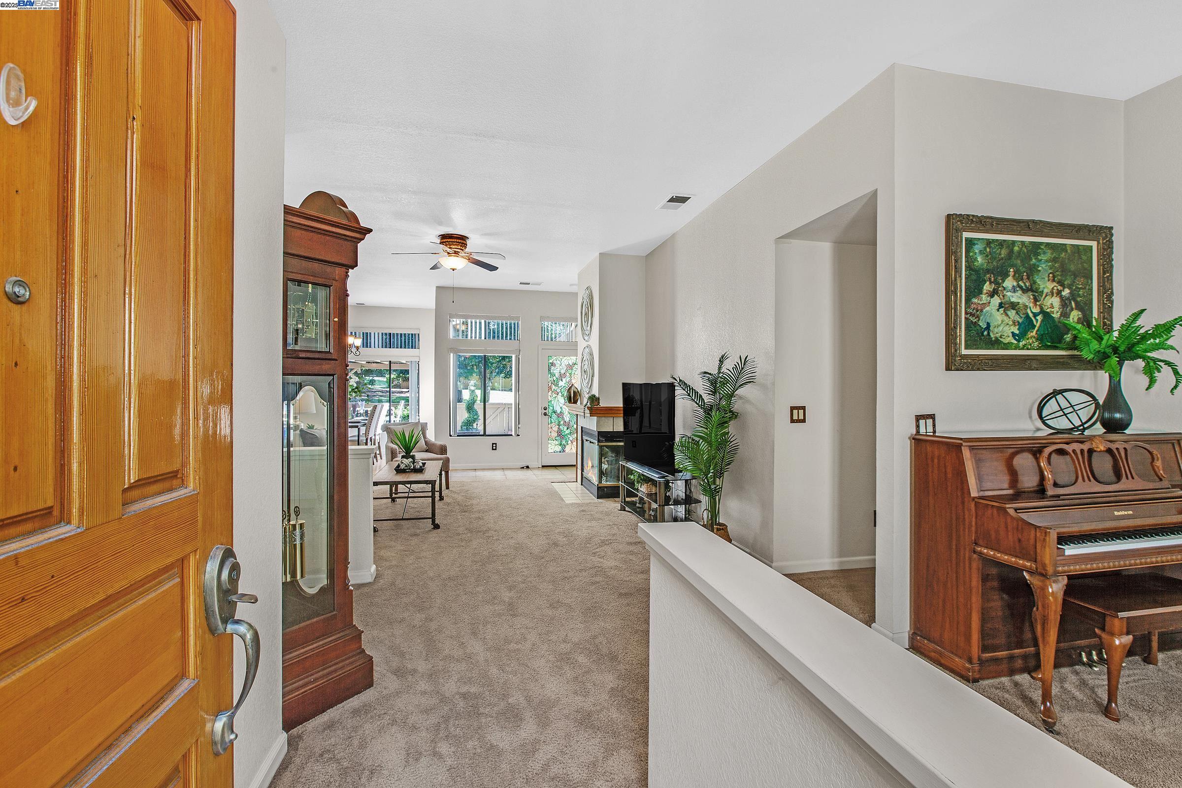 Detail Gallery Image 3 of 36 For 7561 Helmsdale Ct, San Jose,  CA 95135 - 2 Beds | 2 Baths