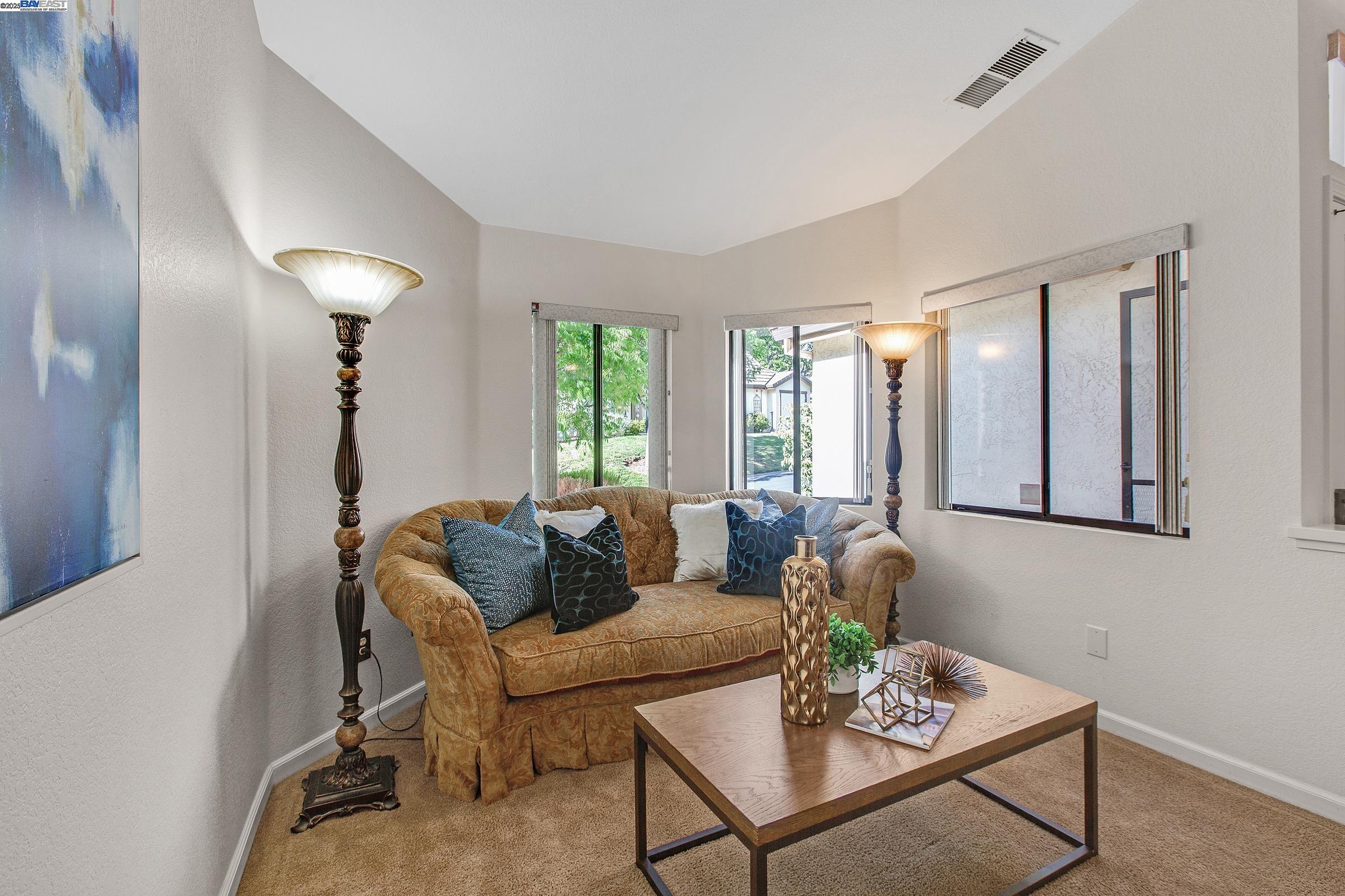 Detail Gallery Image 9 of 36 For 7561 Helmsdale Ct, San Jose,  CA 95135 - 2 Beds | 2 Baths