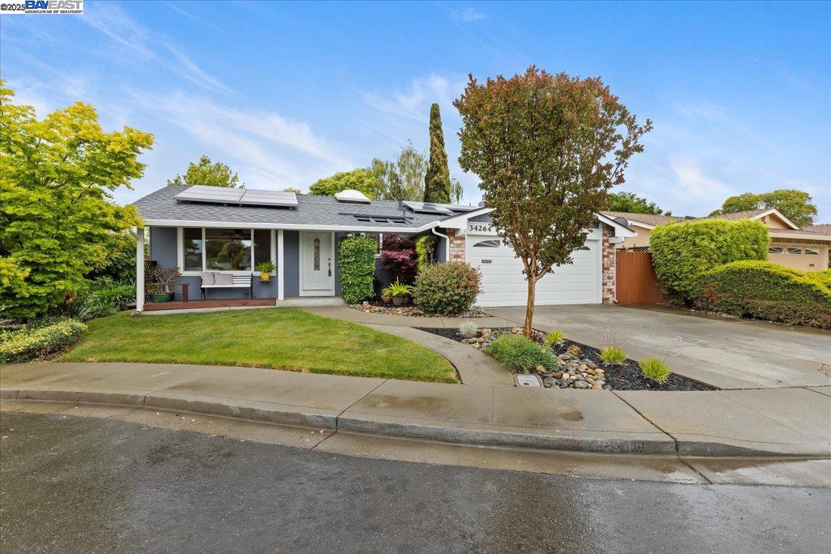 Detail Gallery Image 3 of 42 For 34264 Atteridge Pl, Fremont,  CA 94555 - 3 Beds | 2 Baths