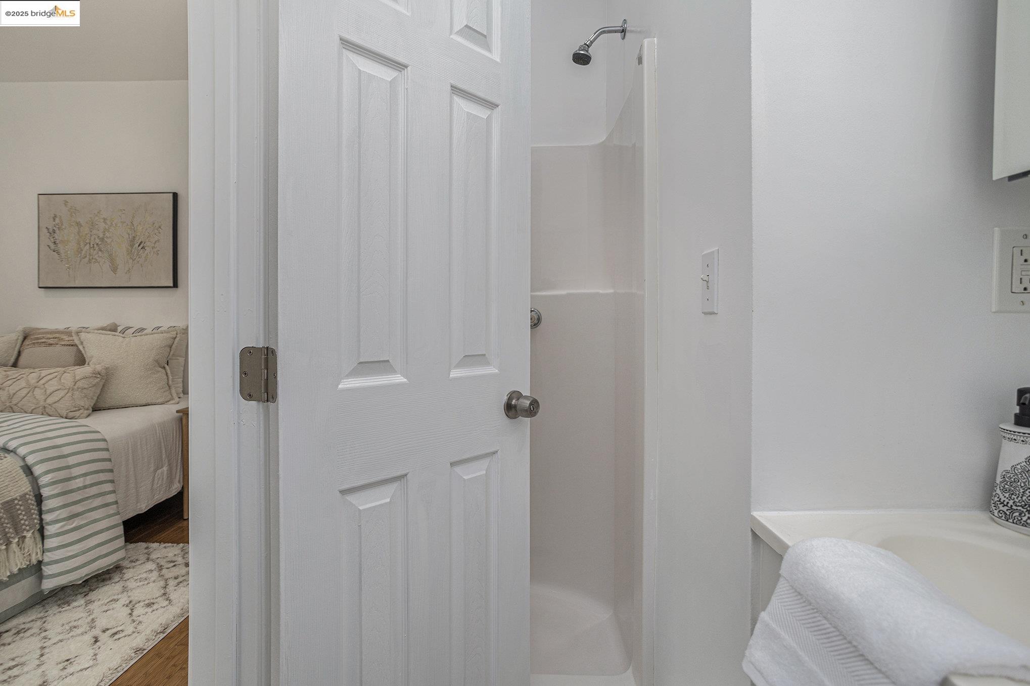 Detail Gallery Image 21 of 34 For 879 45th St, Oakland,  CA 94608 - 3 Beds | 3 Baths
