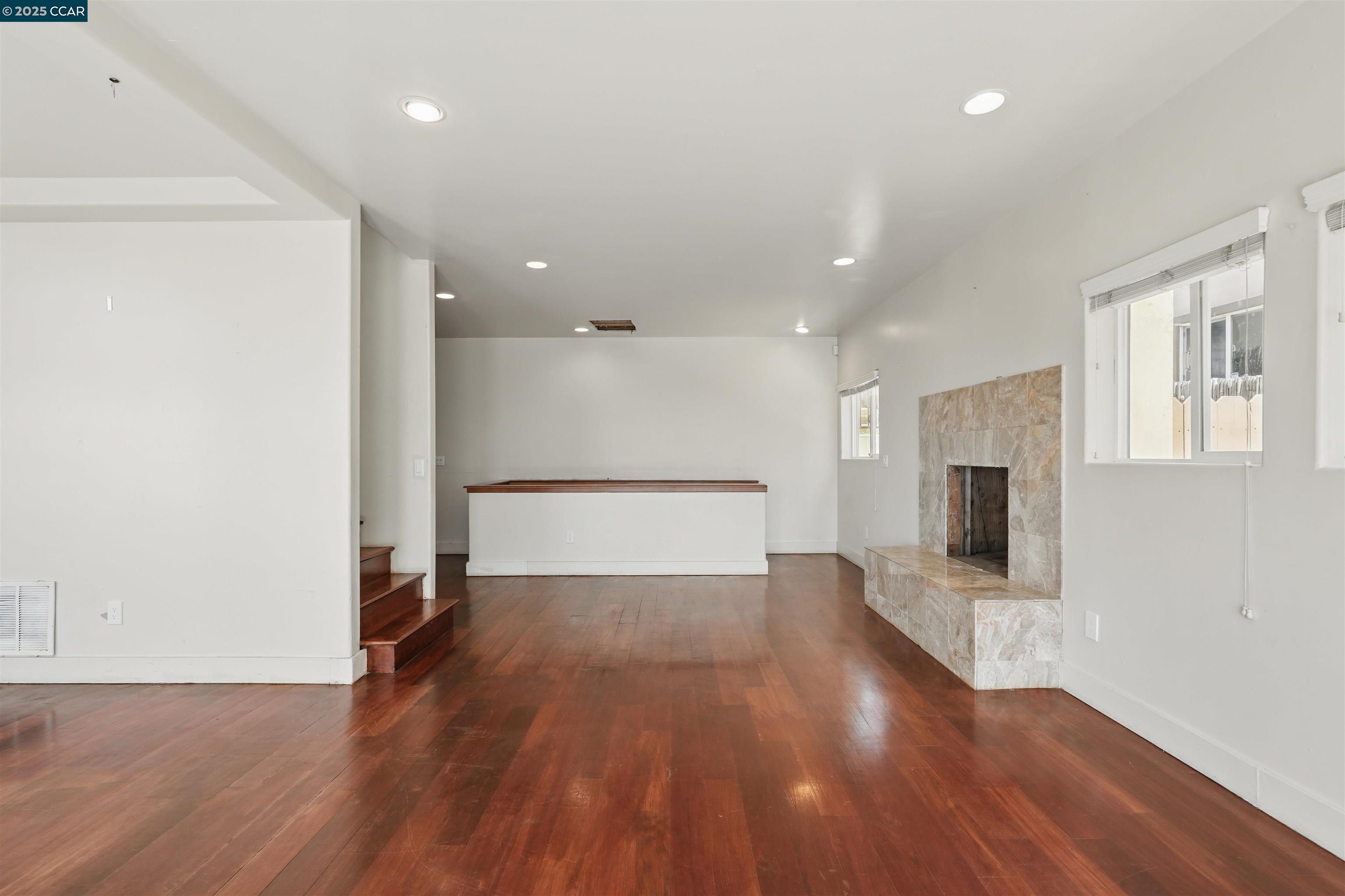 Detail Gallery Image 11 of 40 For 3727 Delmont Ave, Oakland,  CA 94605 - 4 Beds | 4 Baths