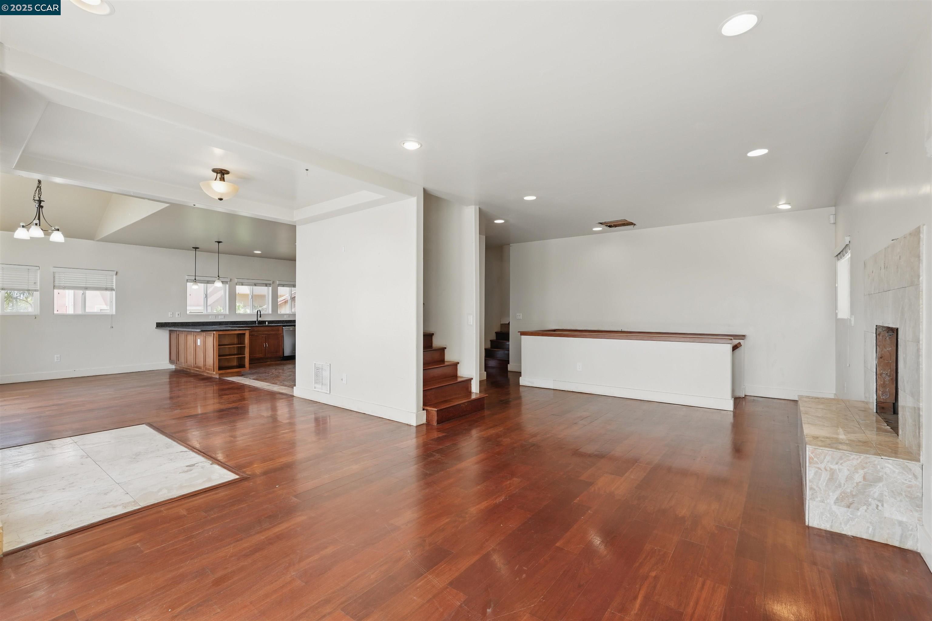 Detail Gallery Image 12 of 40 For 3727 Delmont Ave, Oakland,  CA 94605 - 4 Beds | 4 Baths