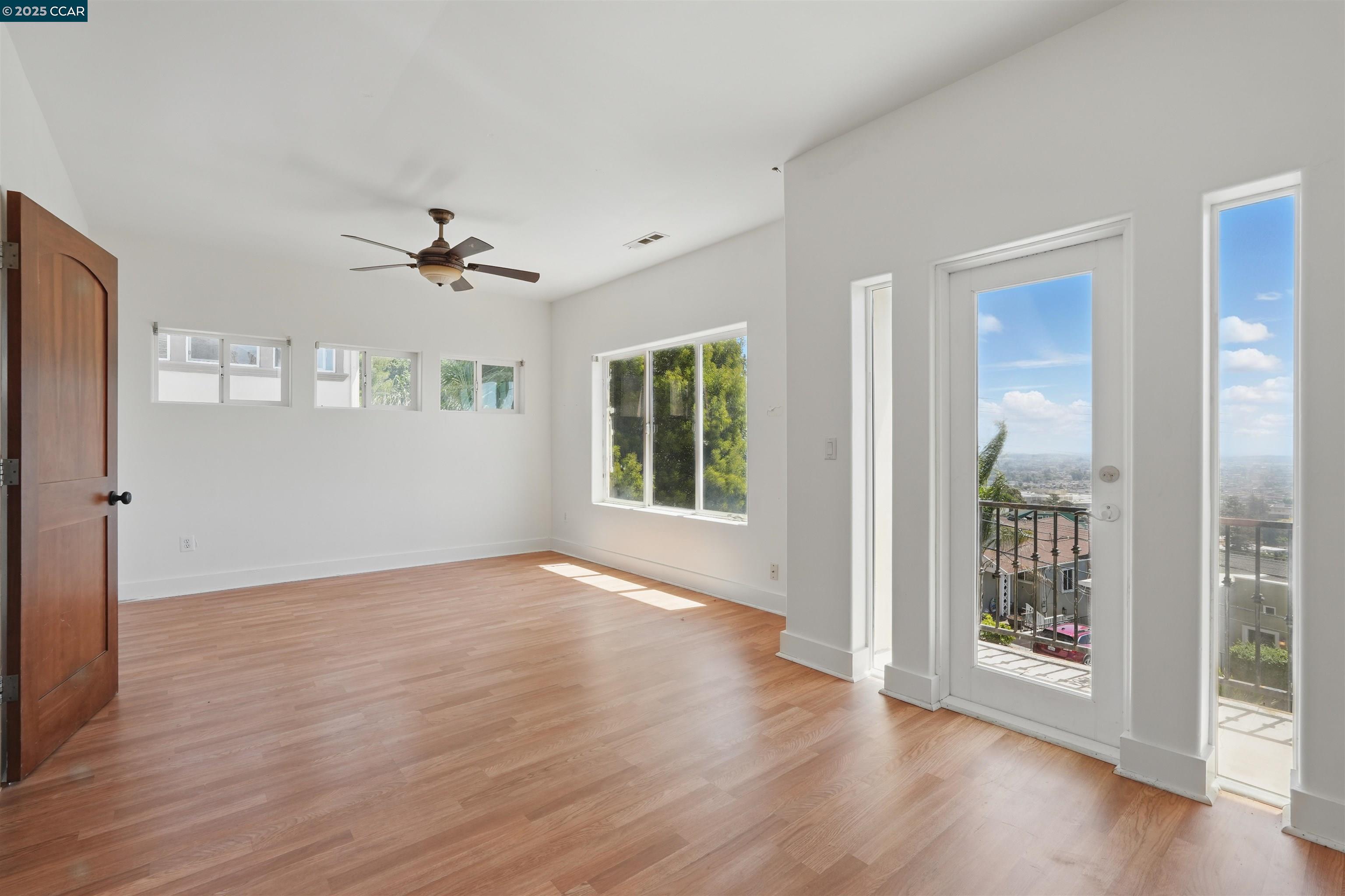 Detail Gallery Image 18 of 40 For 3727 Delmont Ave, Oakland,  CA 94605 - 4 Beds | 4 Baths