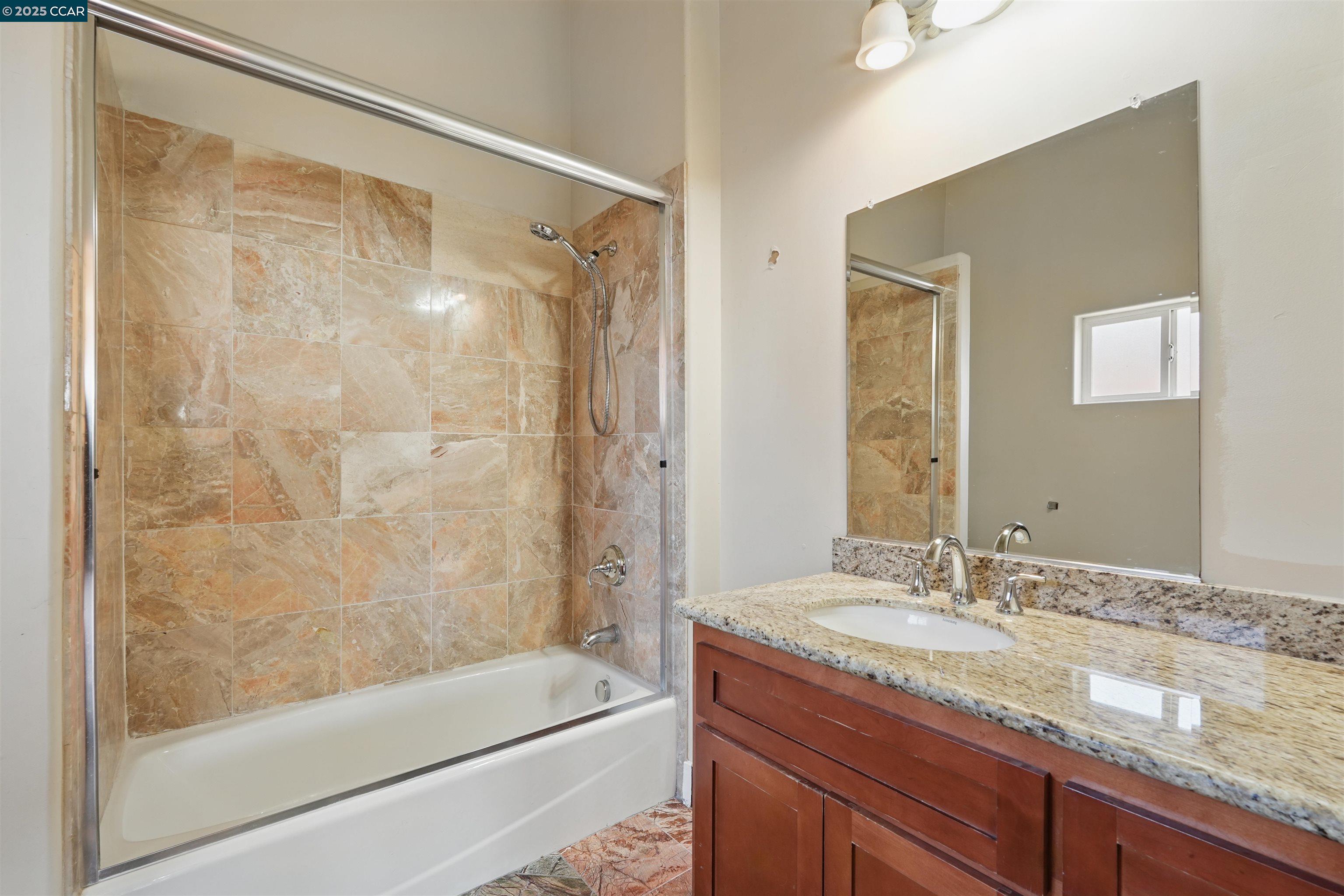 Detail Gallery Image 21 of 40 For 3727 Delmont Ave, Oakland,  CA 94605 - 4 Beds | 4 Baths