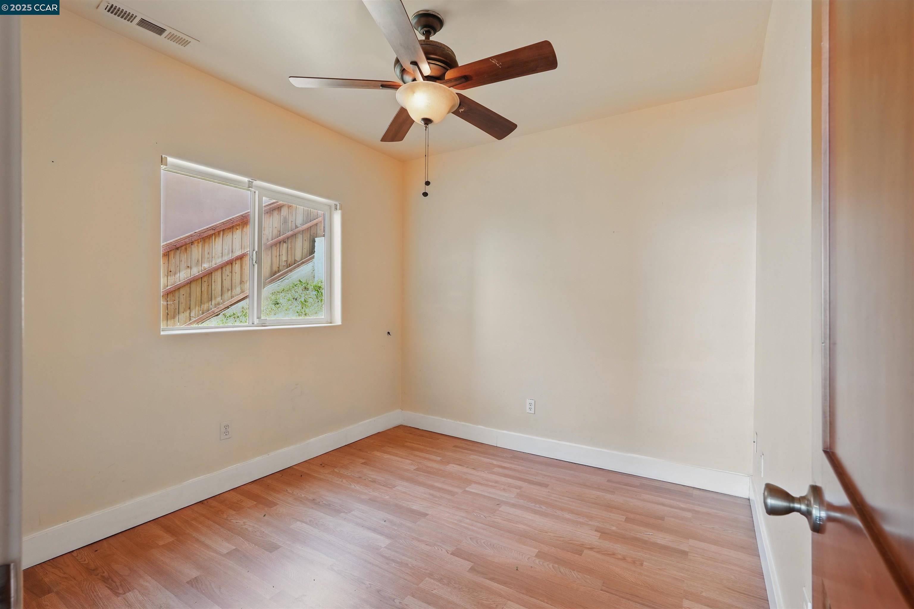Detail Gallery Image 22 of 40 For 3727 Delmont Ave, Oakland,  CA 94605 - 4 Beds | 4 Baths