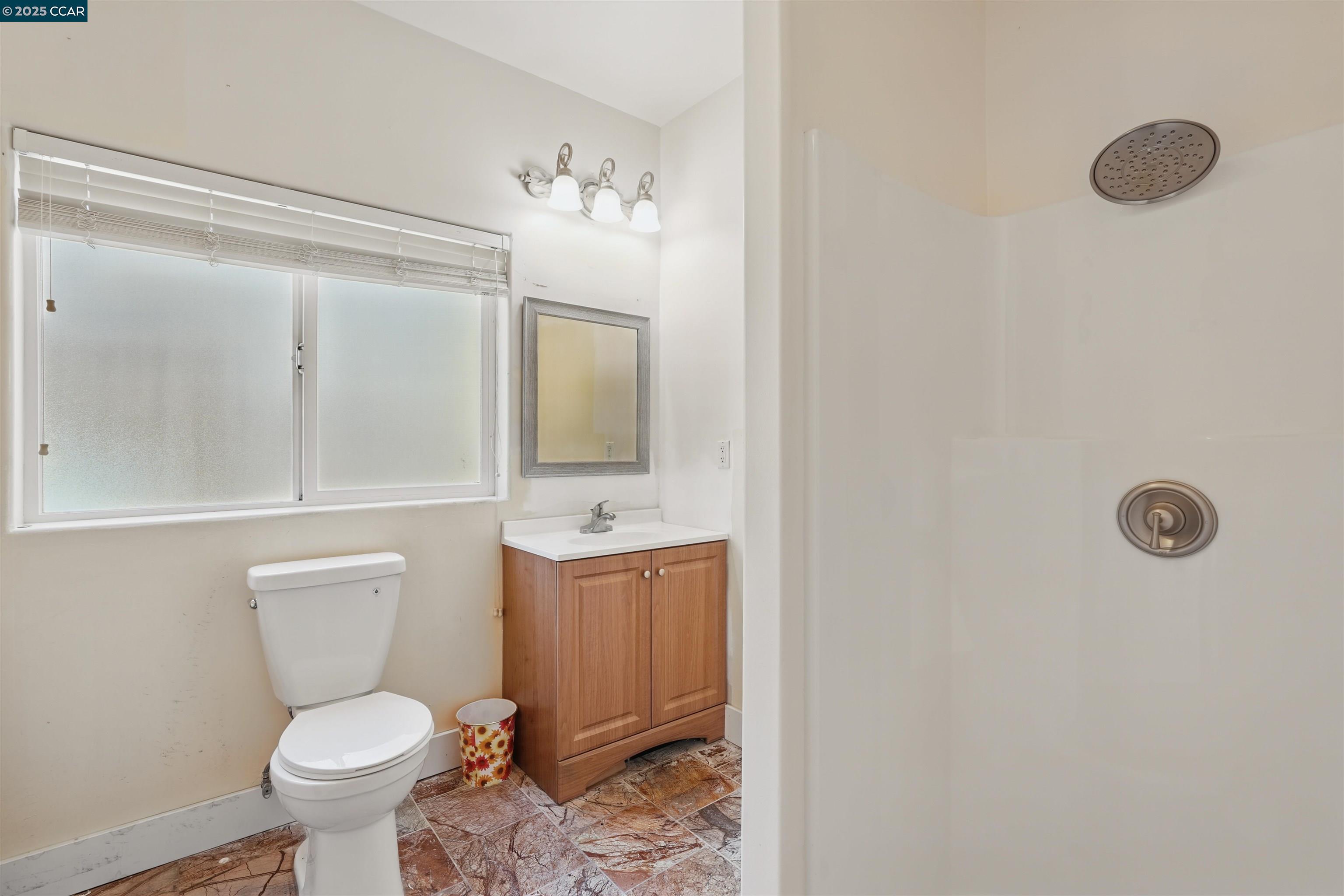 Detail Gallery Image 23 of 40 For 3727 Delmont Ave, Oakland,  CA 94605 - 4 Beds | 4 Baths