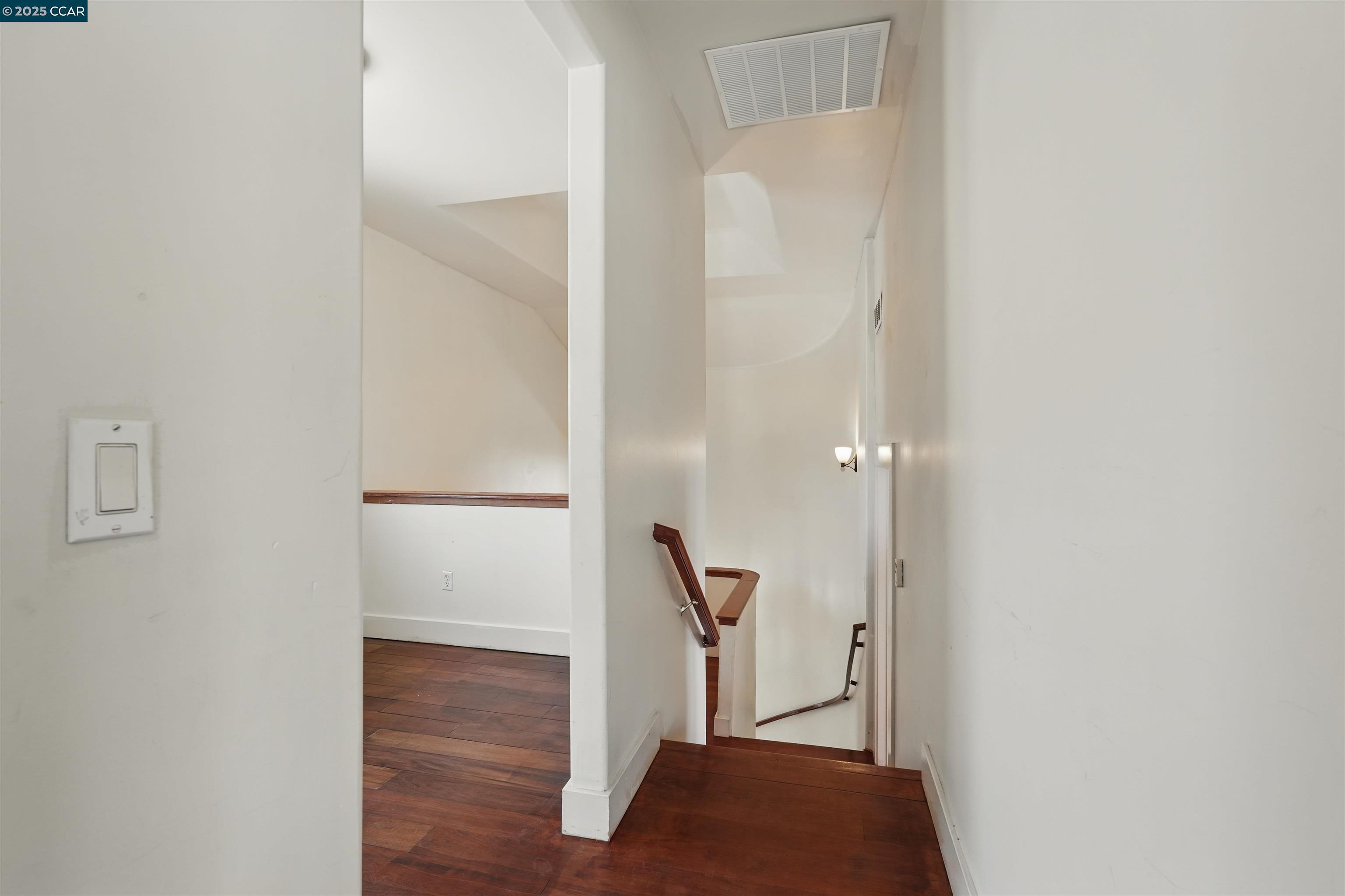 Detail Gallery Image 25 of 40 For 3727 Delmont Ave, Oakland,  CA 94605 - 4 Beds | 4 Baths
