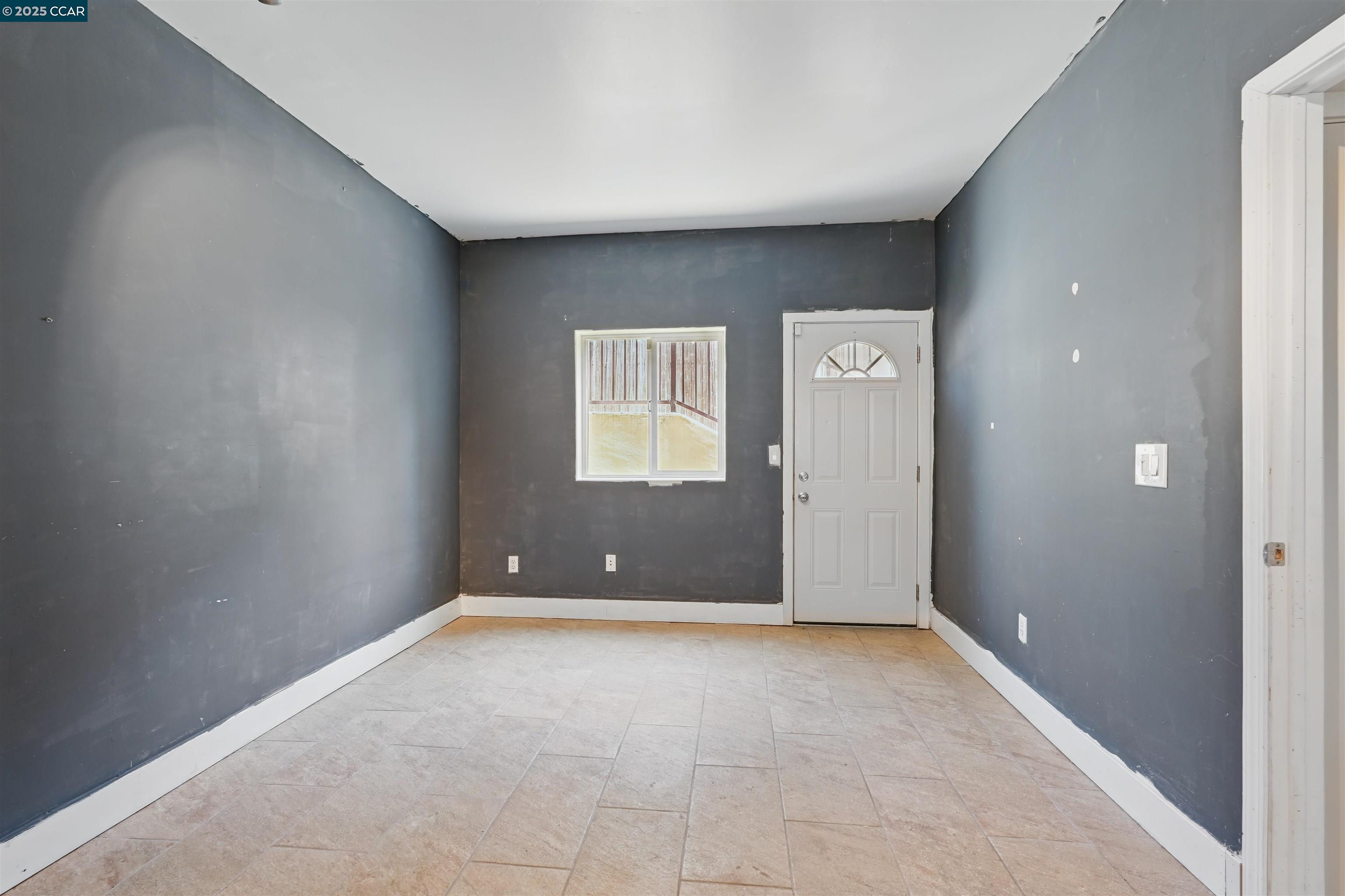 Detail Gallery Image 30 of 40 For 3727 Delmont Ave, Oakland,  CA 94605 - 4 Beds | 4 Baths