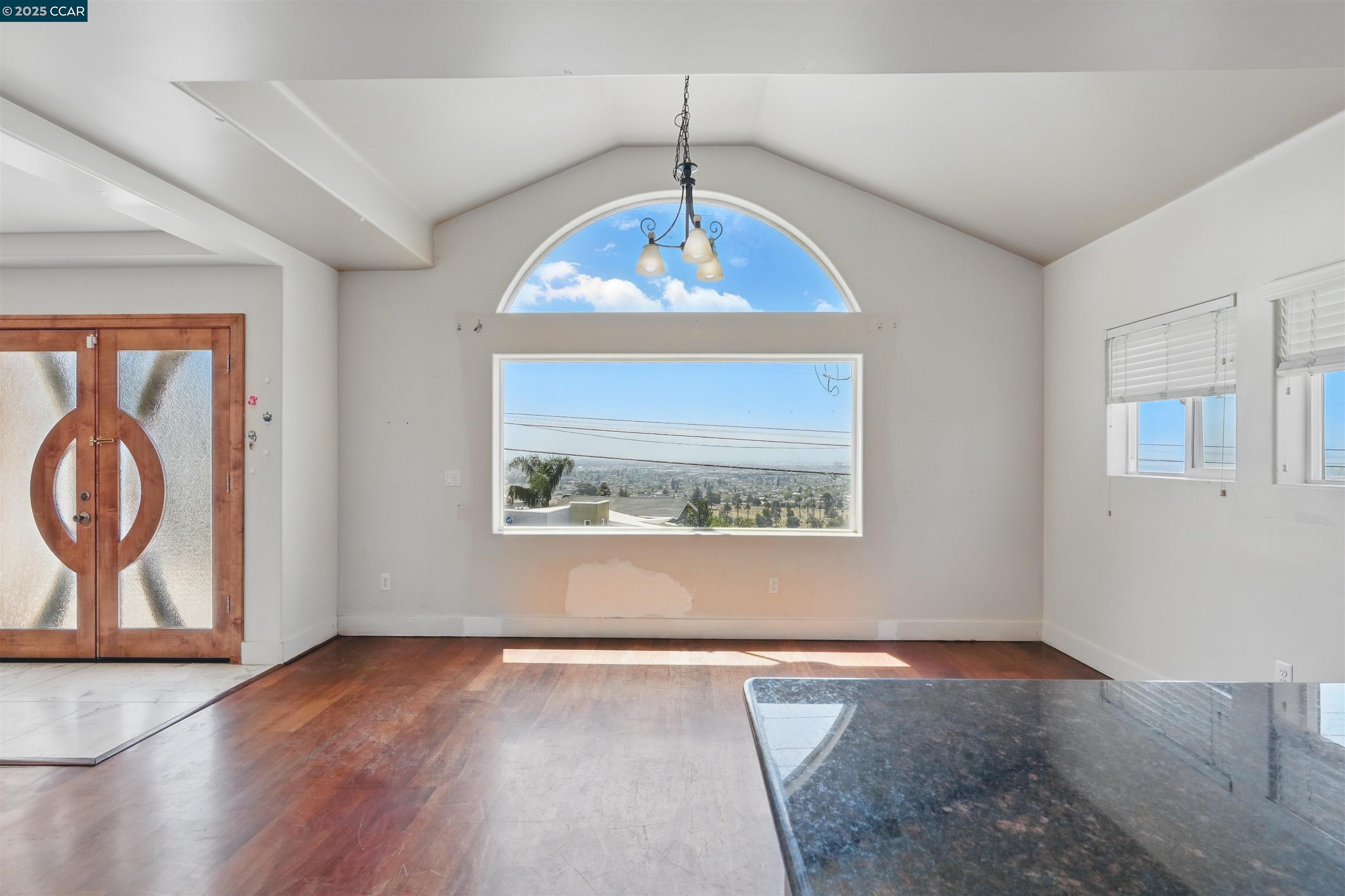 Detail Gallery Image 4 of 40 For 3727 Delmont Ave, Oakland,  CA 94605 - 4 Beds | 4 Baths
