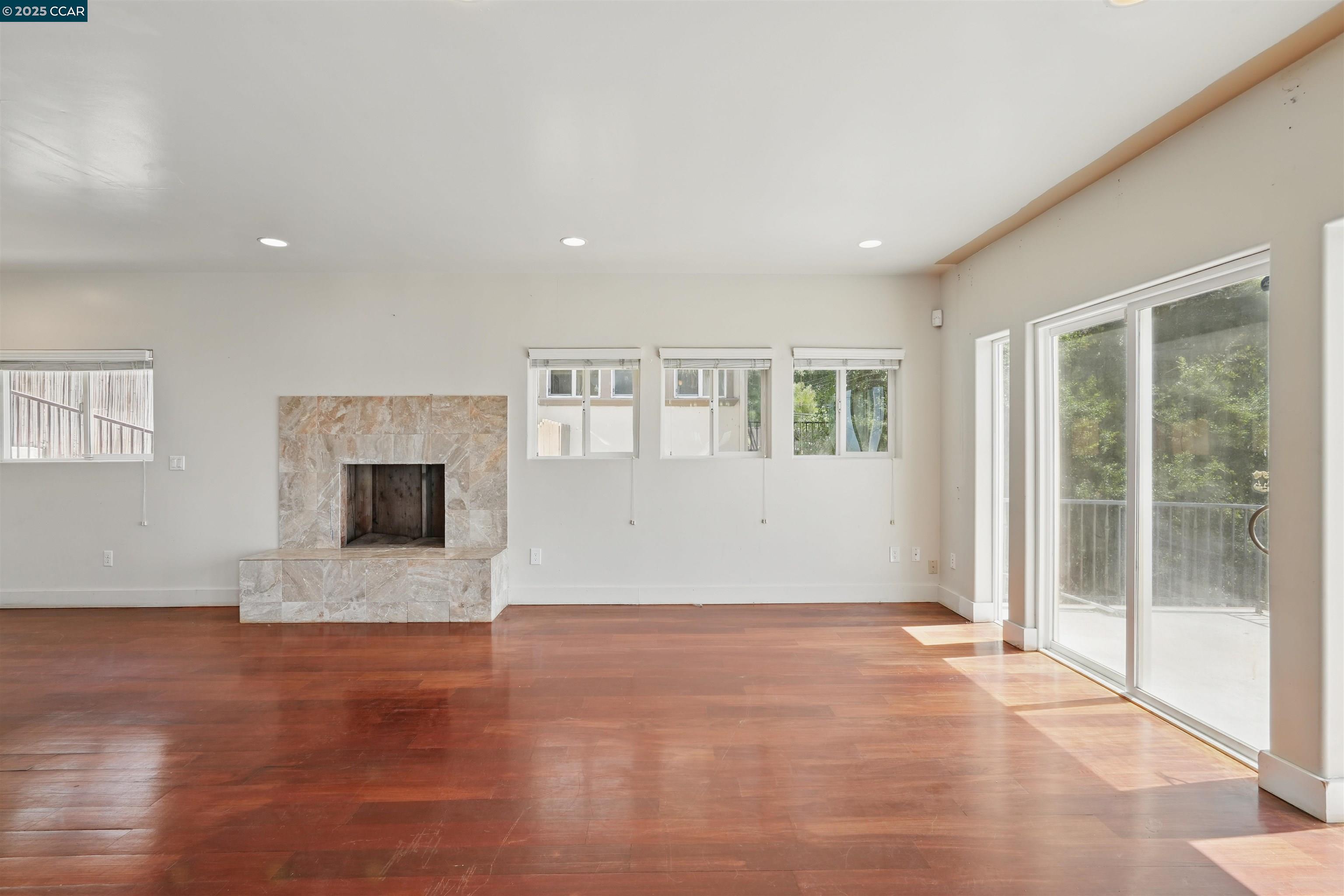 Detail Gallery Image 10 of 40 For 3727 Delmont Ave, Oakland,  CA 94605 - 4 Beds | 4 Baths