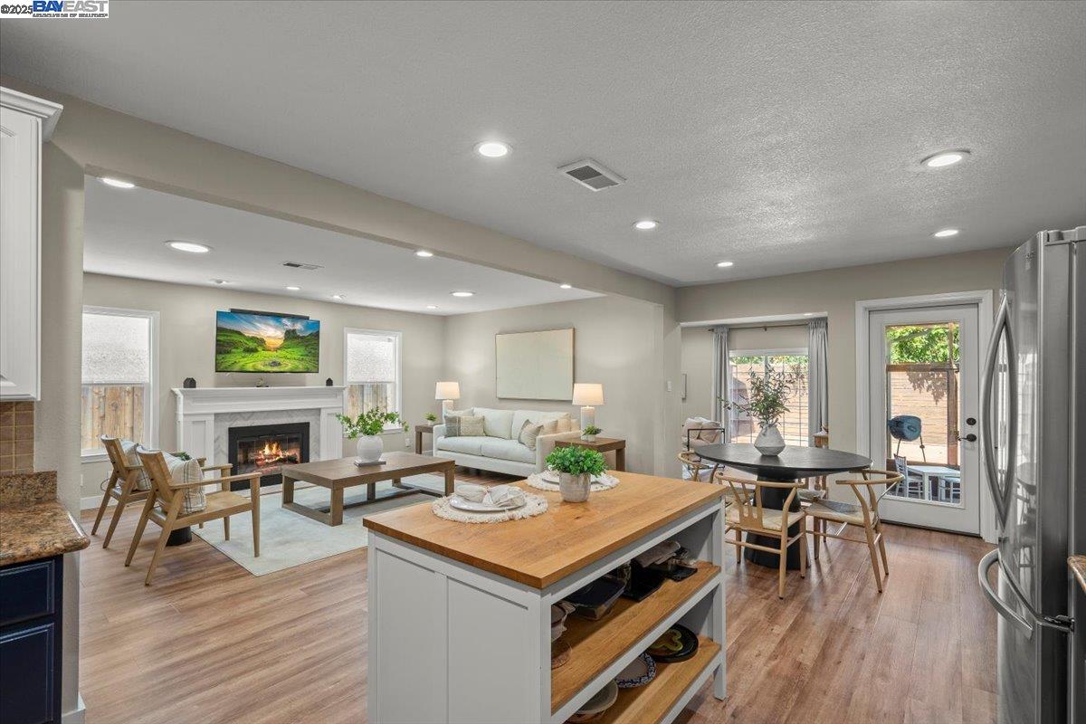 Detail Gallery Image 6 of 23 For 7412 Birkdale Dr, Newark,  CA 94560 - 3 Beds | 2 Baths