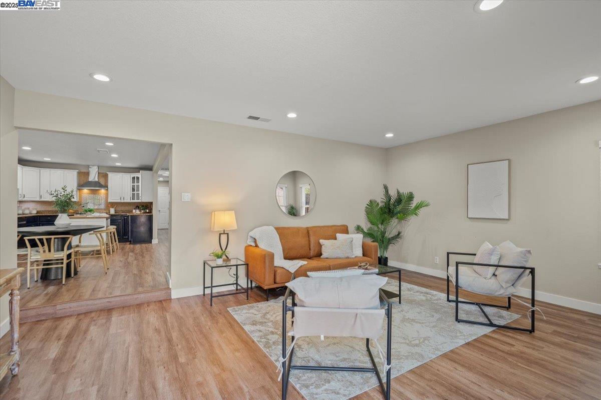 Detail Gallery Image 9 of 23 For 7412 Birkdale Dr, Newark,  CA 94560 - 3 Beds | 2 Baths