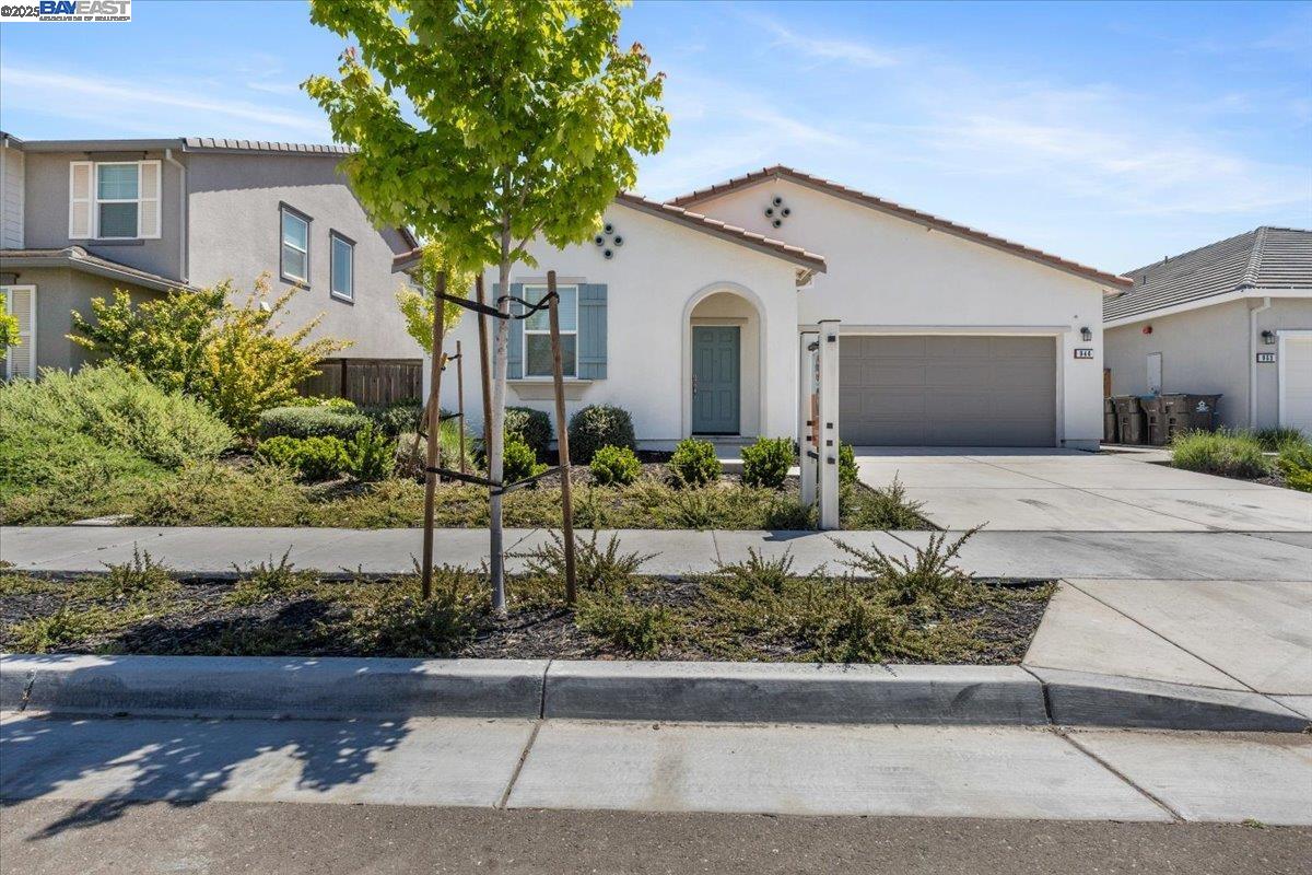 Detail Gallery Image 2 of 37 For 946 Osprey Dr, Lathrop,  CA 95330 - 4 Beds | 2 Baths