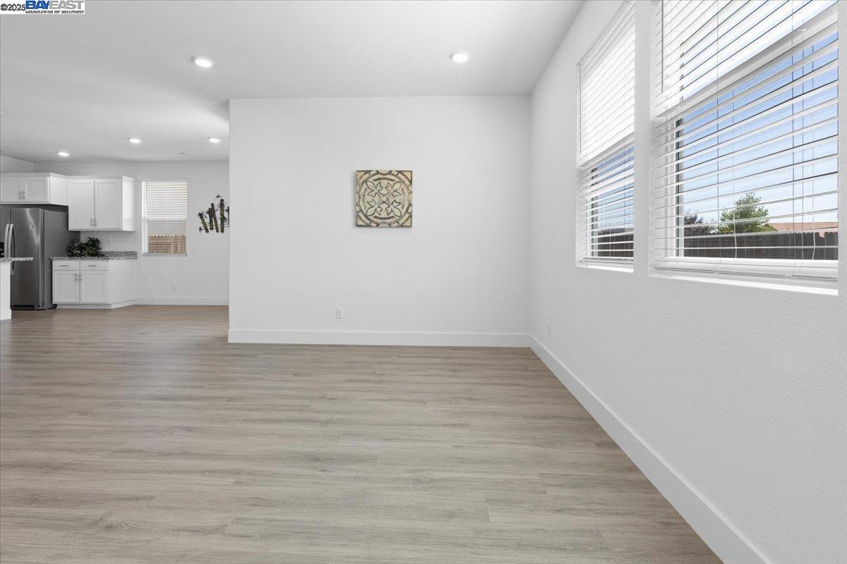 Detail Gallery Image 14 of 37 For 946 Osprey Dr, Lathrop,  CA 95330 - 4 Beds | 2 Baths