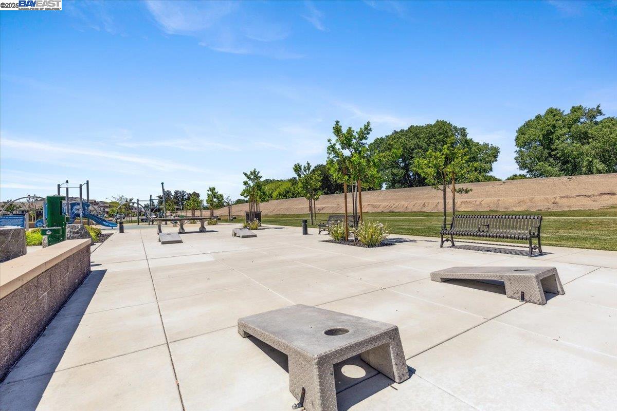 Detail Gallery Image 33 of 37 For 946 Osprey Dr, Lathrop,  CA 95330 - 4 Beds | 2 Baths