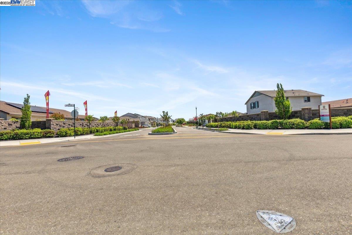 Detail Gallery Image 34 of 37 For 946 Osprey Dr, Lathrop,  CA 95330 - 4 Beds | 2 Baths