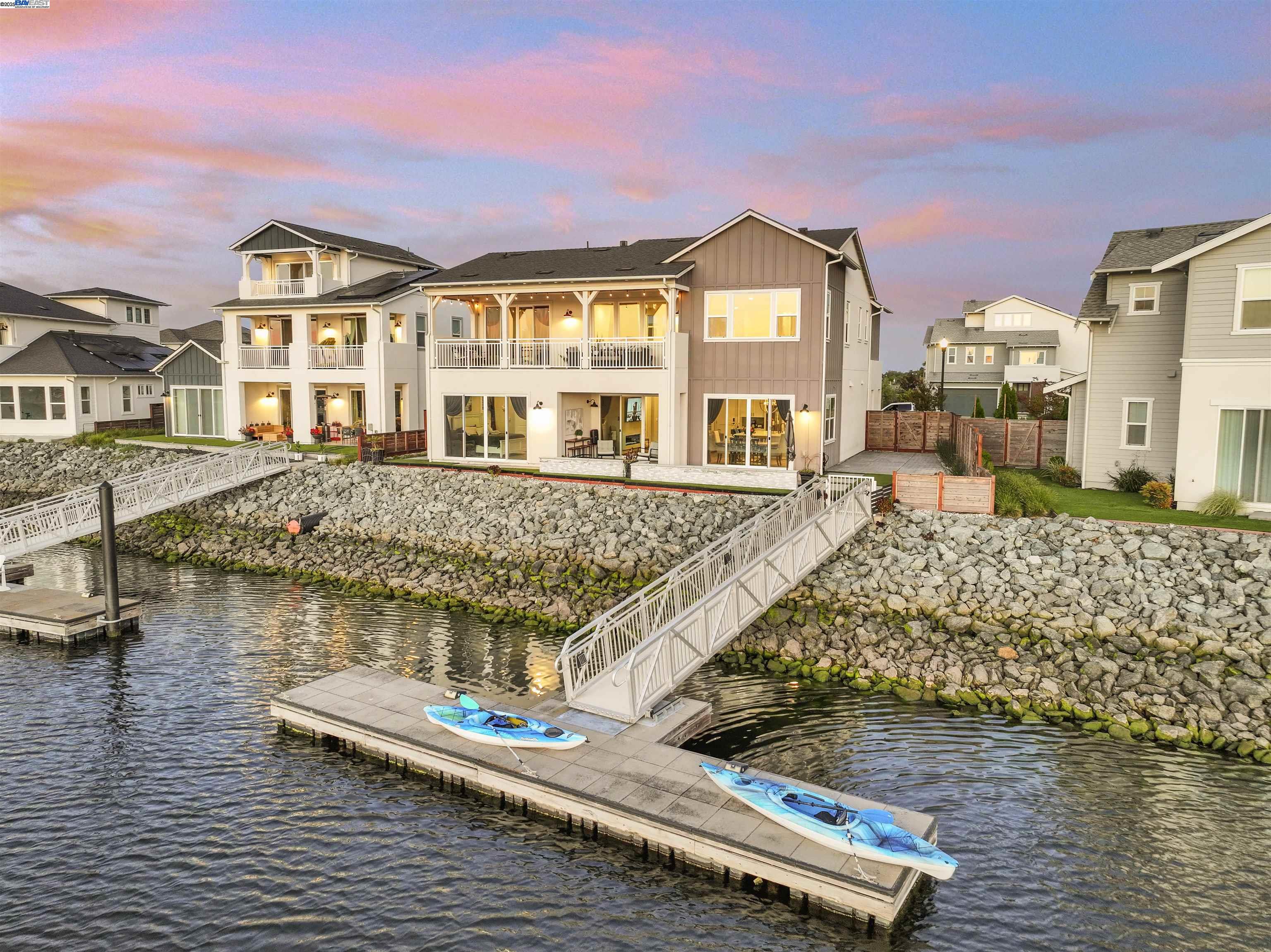 Detail Gallery Image 3 of 55 For 30 Grey Whale Pl, Bethel Island,  CA 94511 - 4 Beds | 4/1 Baths