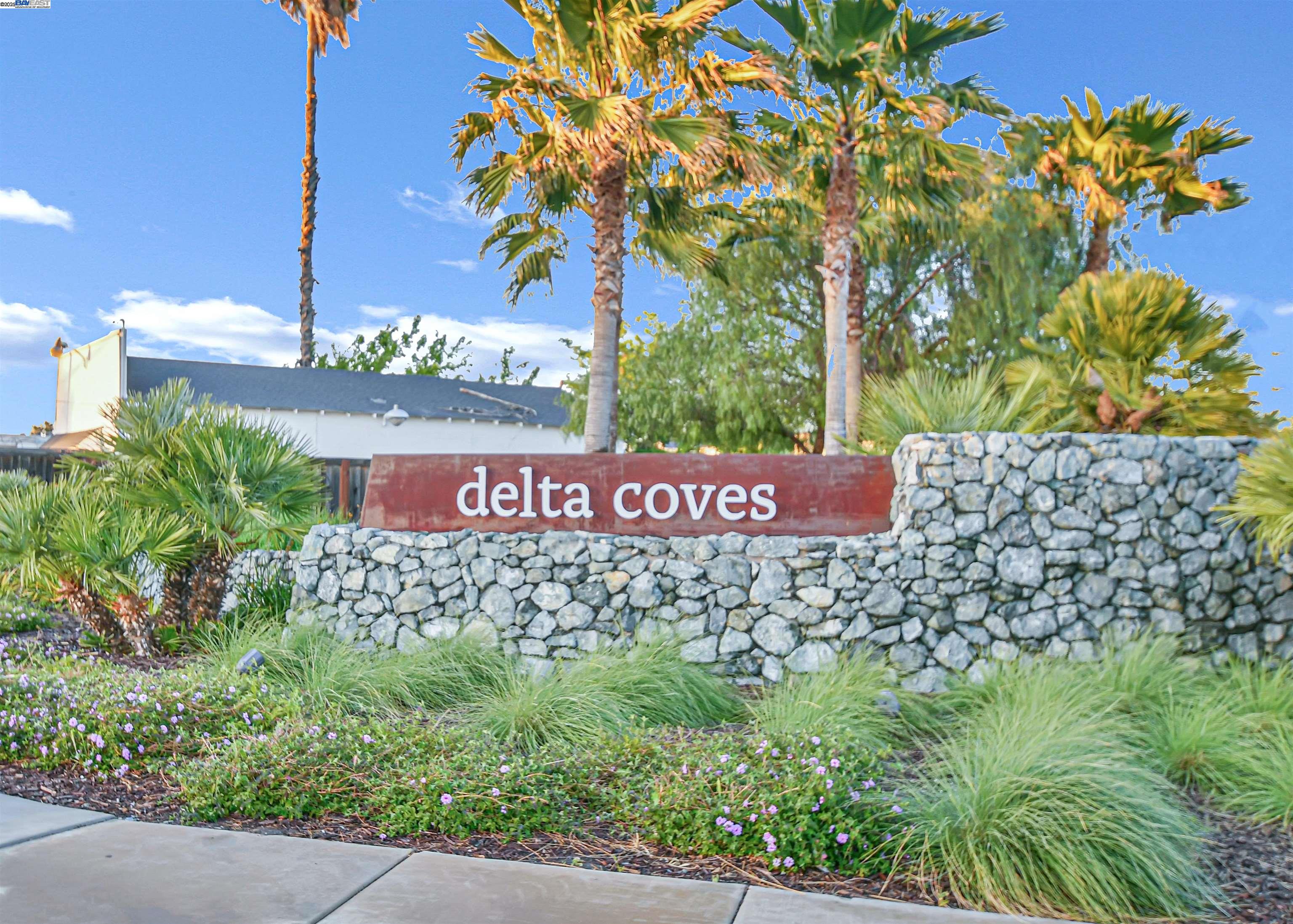 Detail Gallery Image 4 of 55 For 30 Grey Whale Pl, Bethel Island,  CA 94511 - 4 Beds | 4/1 Baths
