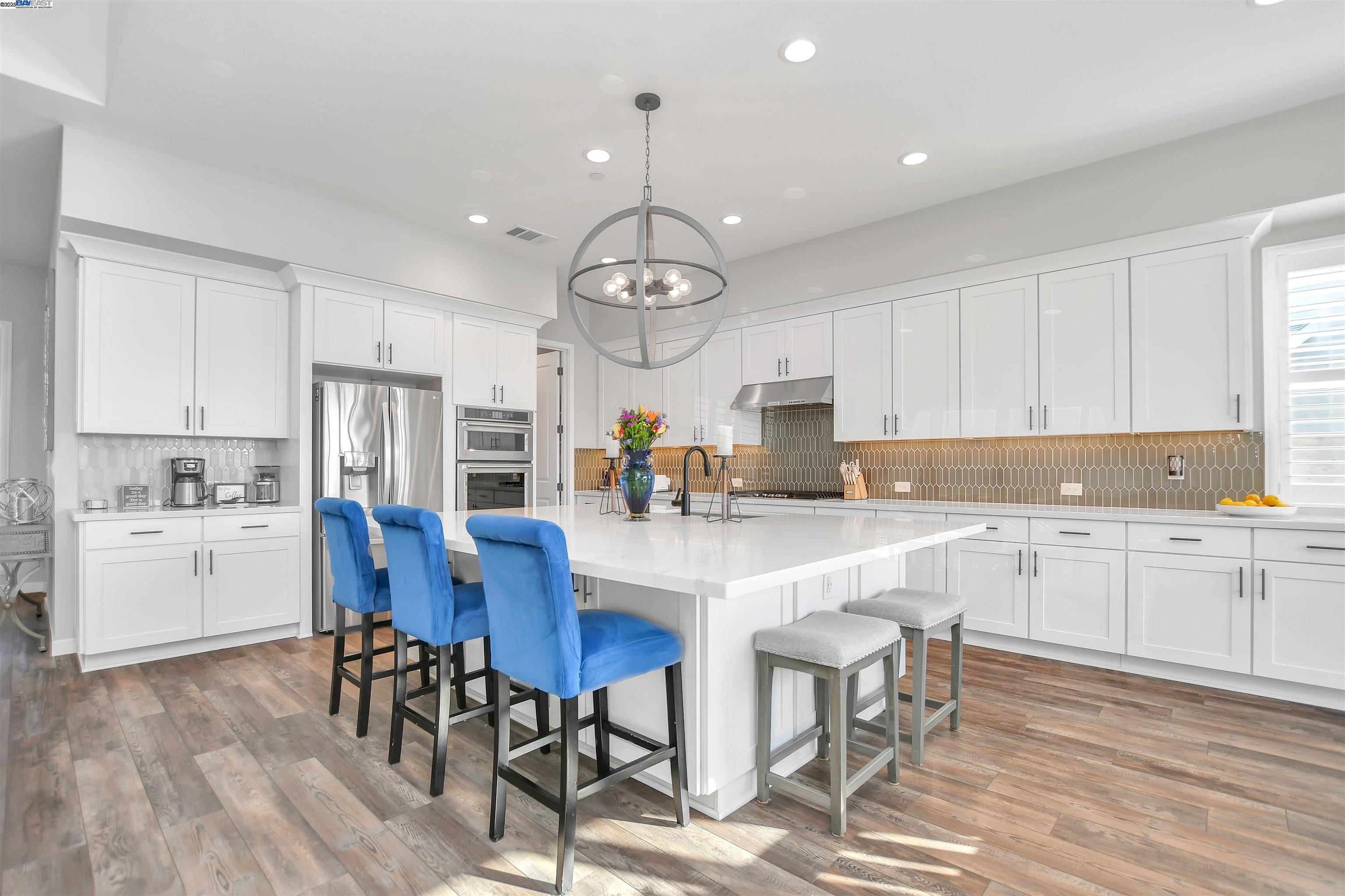 Detail Gallery Image 10 of 55 For 30 Grey Whale Pl, Bethel Island,  CA 94511 - 4 Beds | 4/1 Baths
