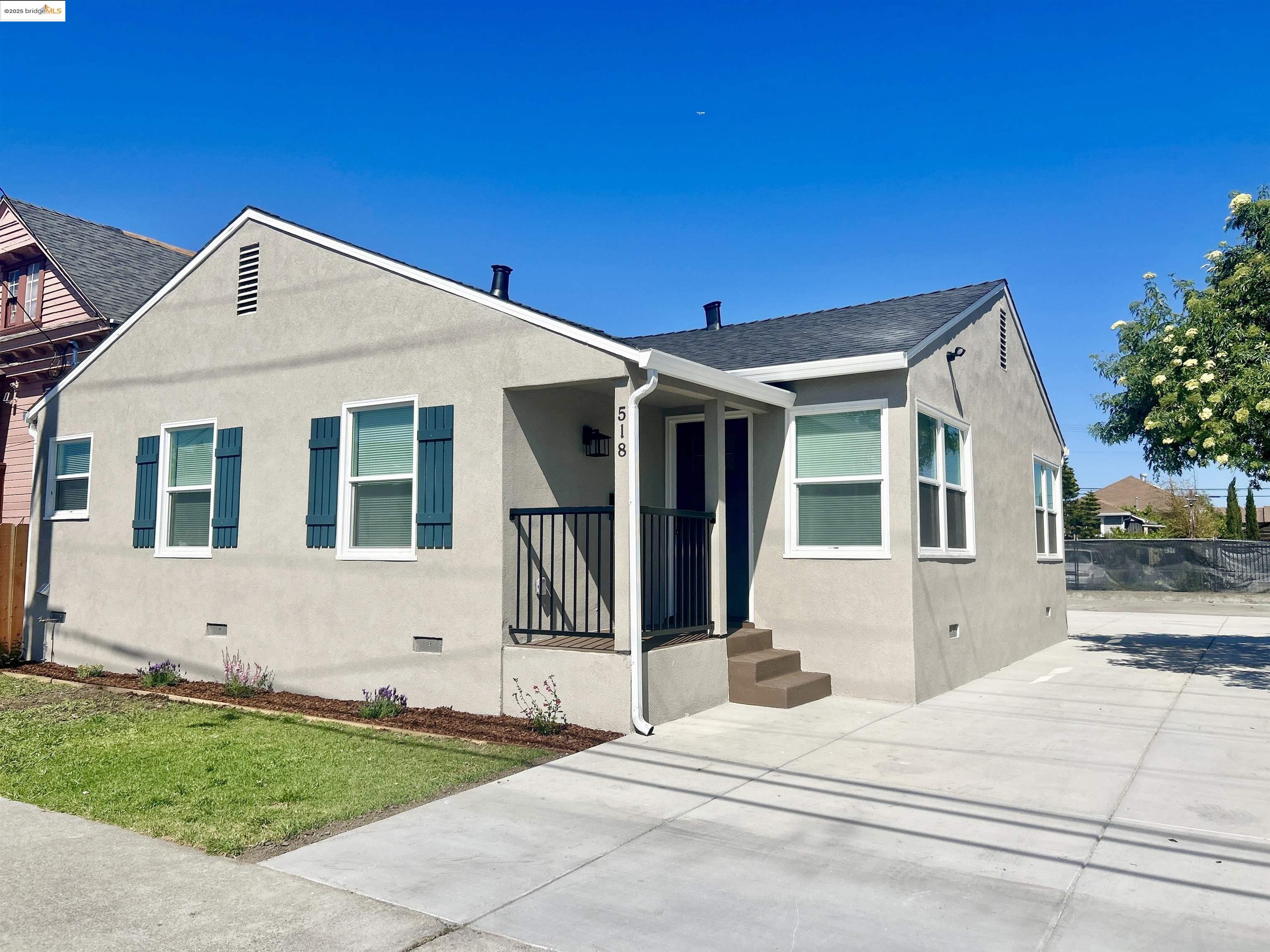 Detail Gallery Image 1 of 27 For 518 4th Street, Richmond,  CA 94801 - 3 Beds | 1 Baths