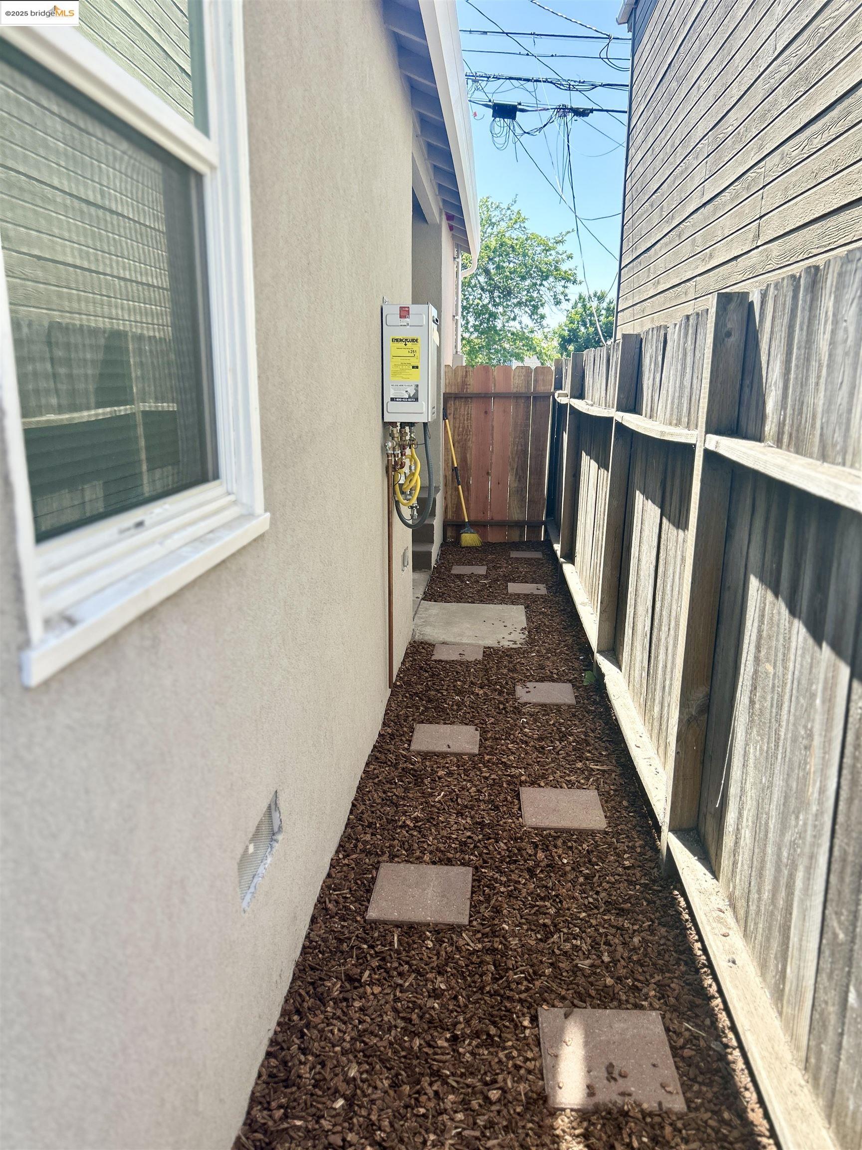 Detail Gallery Image 21 of 27 For 518 4th Street, Richmond,  CA 94801 - 3 Beds | 1 Baths