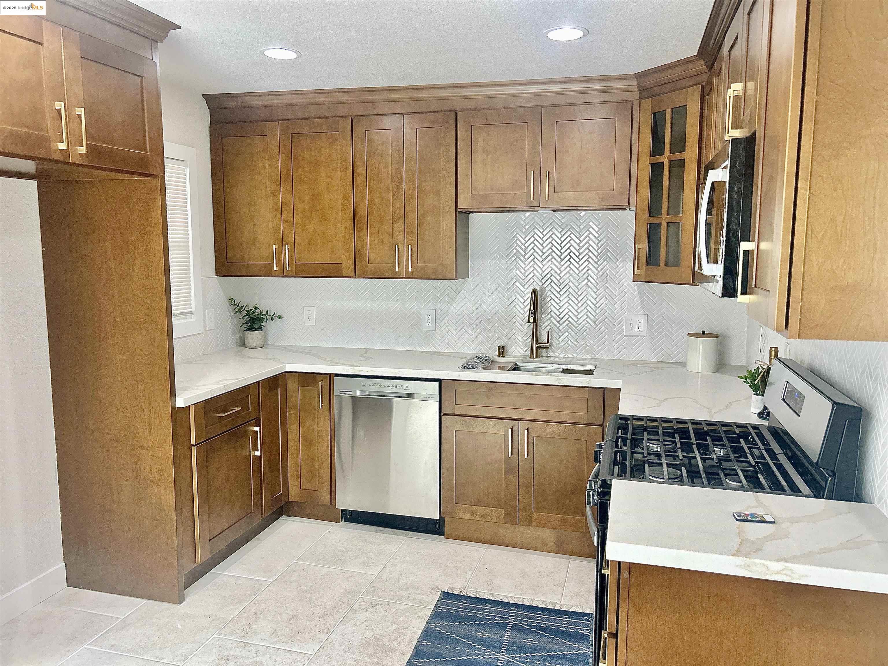 Detail Gallery Image 8 of 27 For 518 4th Street, Richmond,  CA 94801 - 3 Beds | 1 Baths