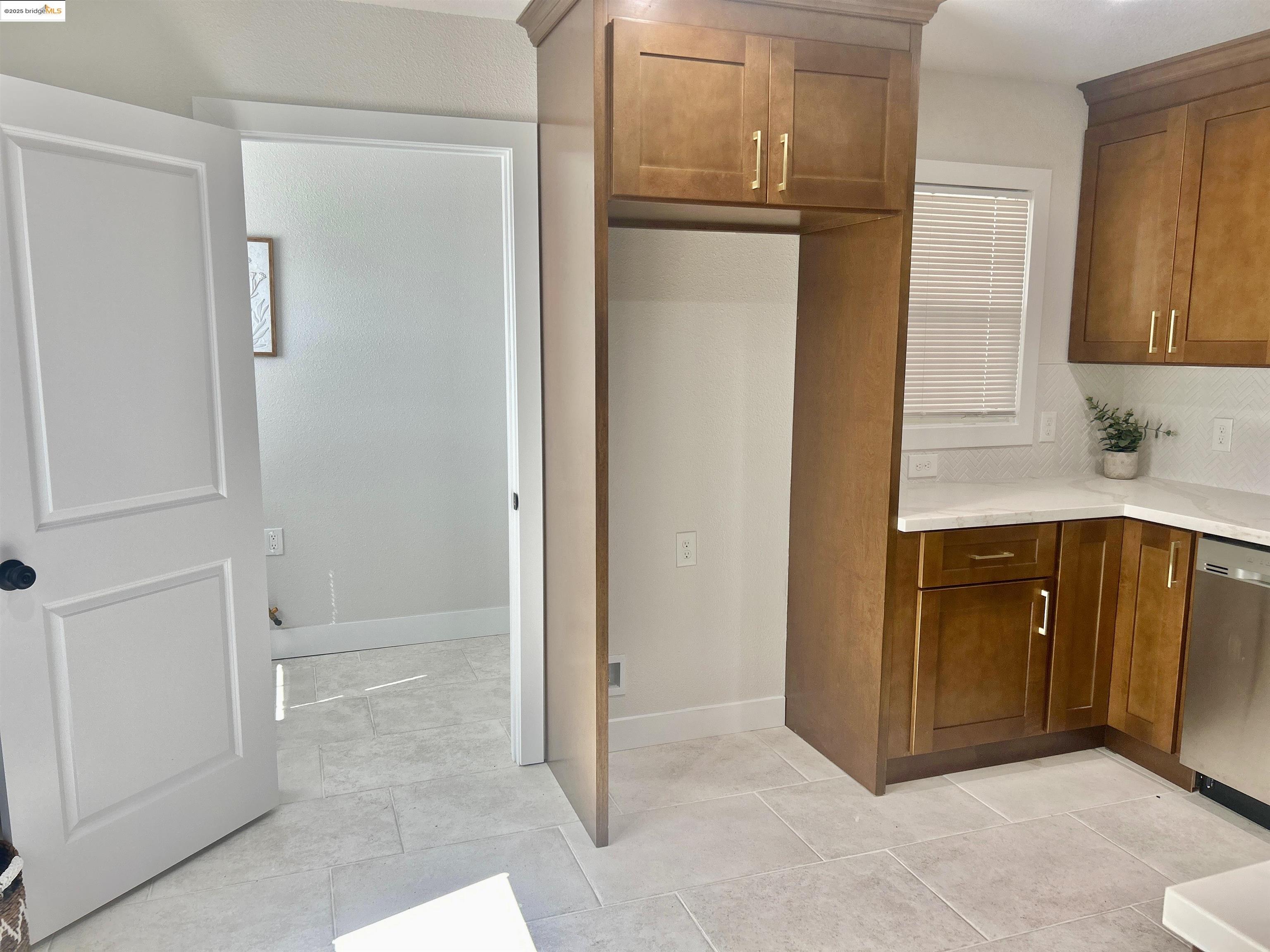 Detail Gallery Image 9 of 27 For 518 4th Street, Richmond,  CA 94801 - 3 Beds | 1 Baths