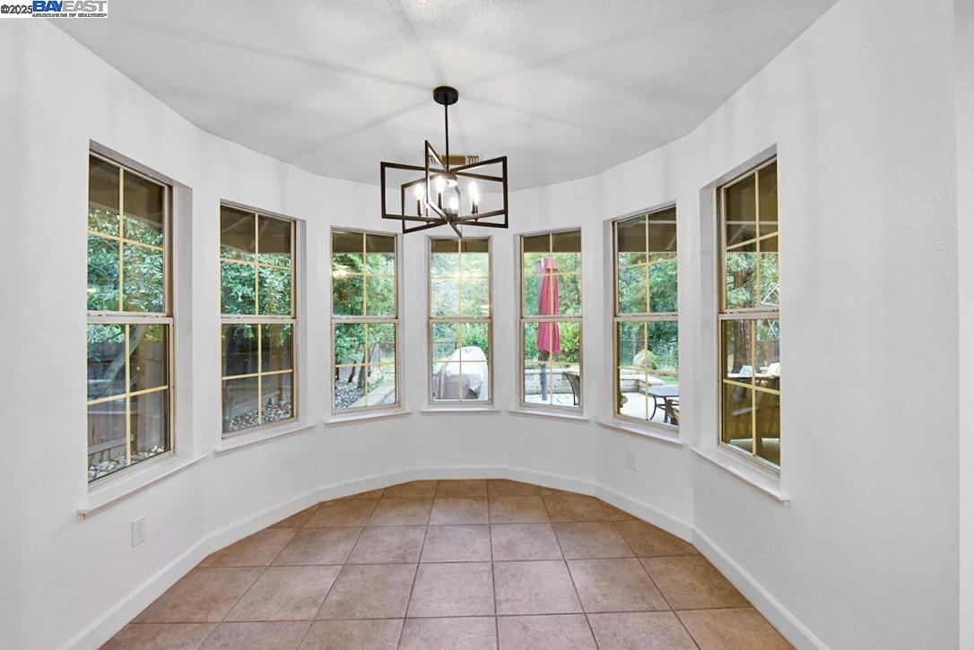 Detail Gallery Image 13 of 59 For 7325 Hill Rd, Granite Bay,  CA 95746 - 4 Beds | 3 Baths