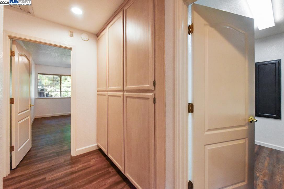 Detail Gallery Image 16 of 59 For 7325 Hill Rd, Granite Bay,  CA 95746 - 4 Beds | 3 Baths