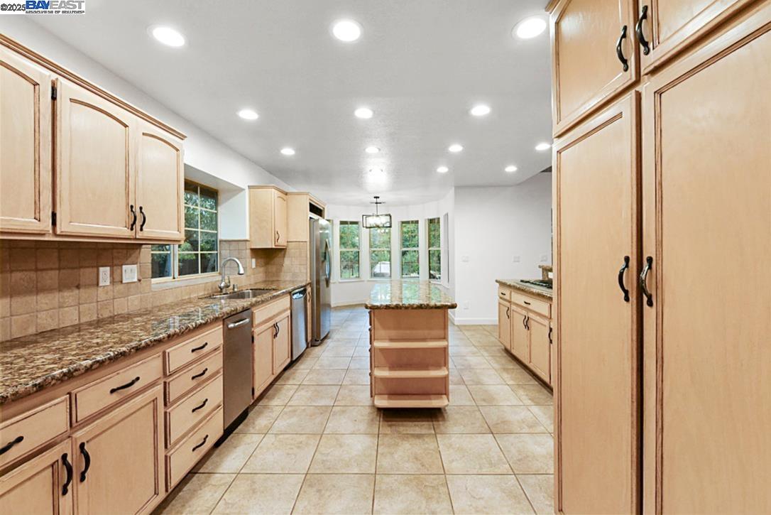 Detail Gallery Image 23 of 59 For 7325 Hill Rd, Granite Bay,  CA 95746 - 4 Beds | 3 Baths
