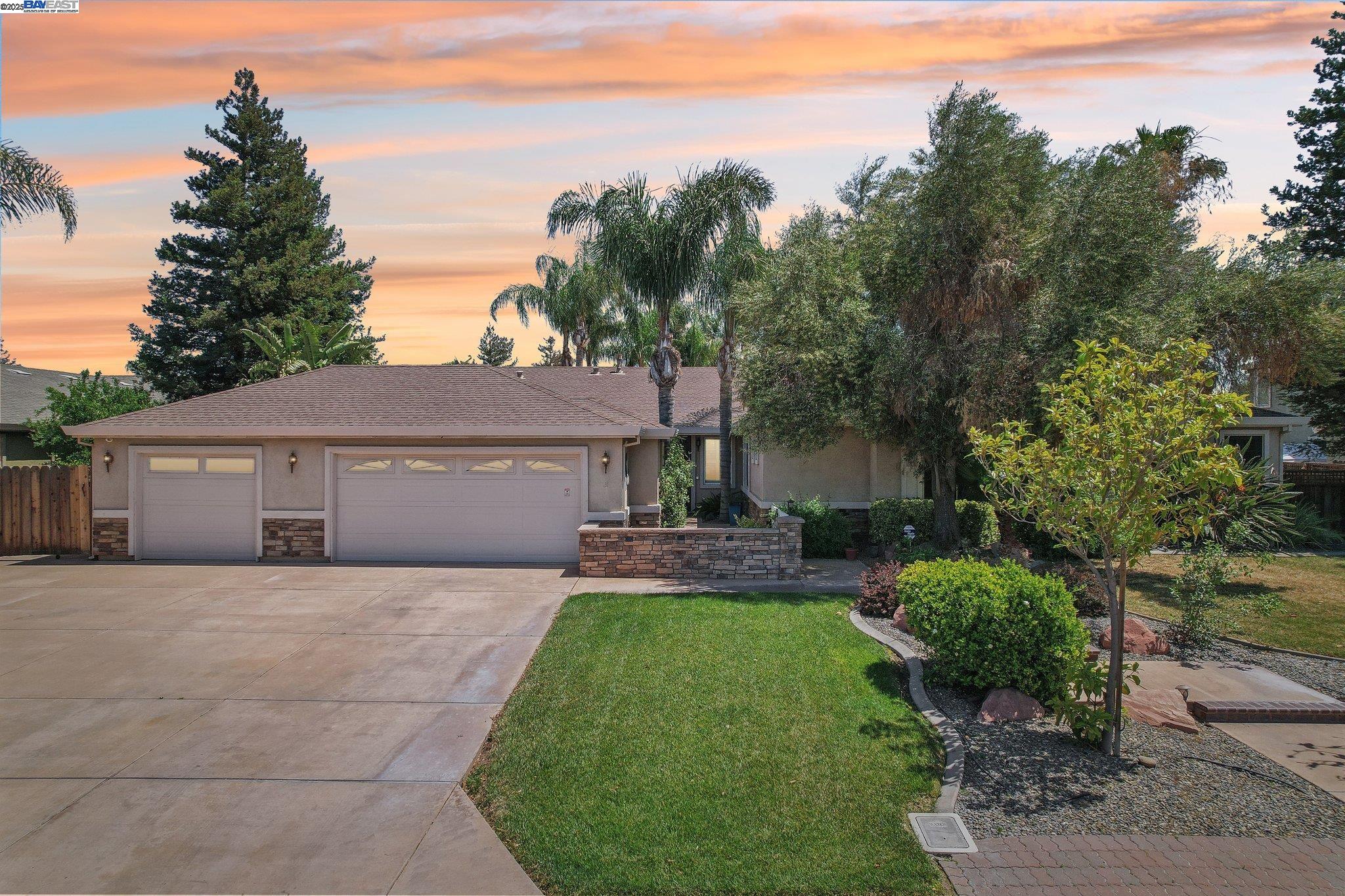 Detail Gallery Image 1 of 42 For 28250 S Zephyr Dr, Tracy,  CA 95304 - 4 Beds | 2/1 Baths