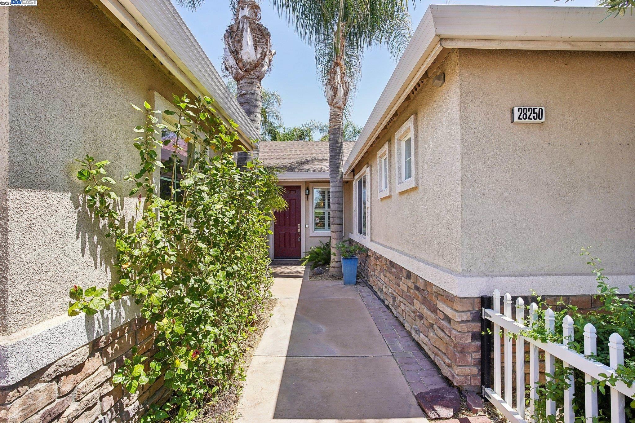 Detail Gallery Image 4 of 42 For 28250 S Zephyr Dr, Tracy,  CA 95304 - 4 Beds | 2/1 Baths
