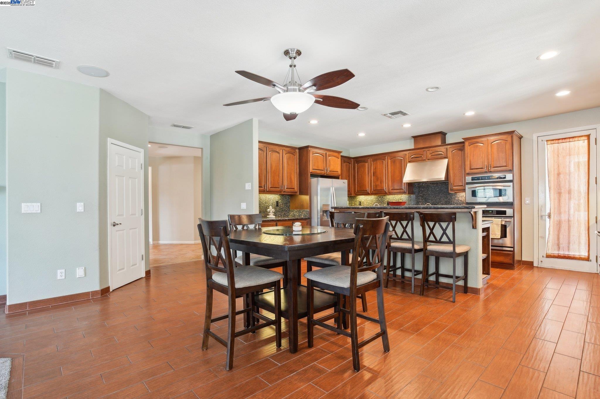 Detail Gallery Image 9 of 42 For 28250 S Zephyr Dr, Tracy,  CA 95304 - 4 Beds | 2/1 Baths