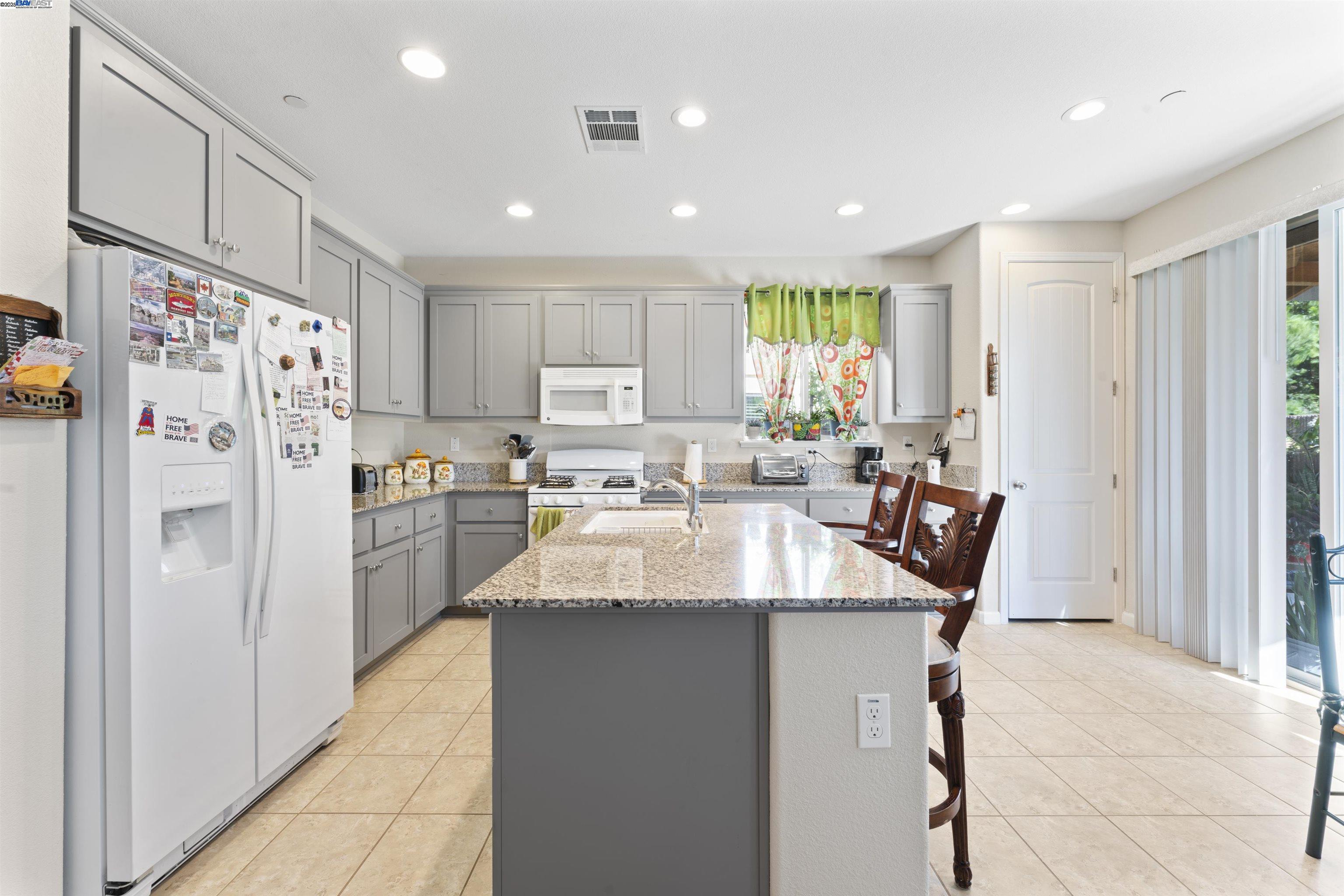 Detail Gallery Image 35 of 46 For 1363 Encore Dr, Fairfield,  CA 94534 - 4 Beds | 2/1 Baths