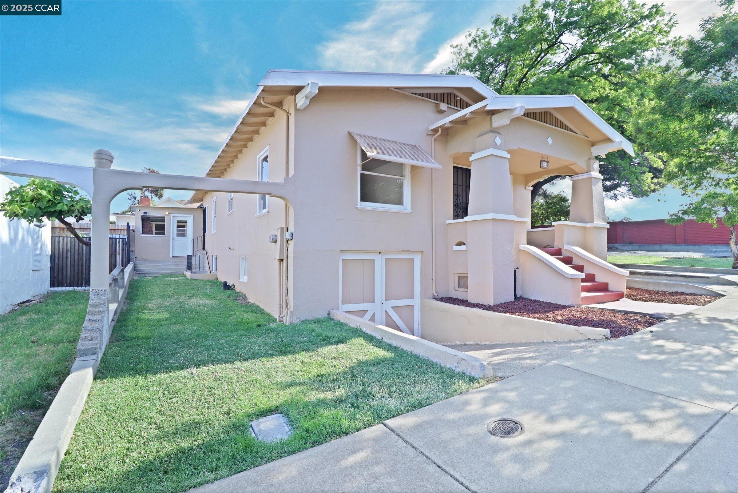 Detail Gallery Image 1 of 1 For 818 W 4th St, Antioch,  CA 94509 - 2 Beds | 1 Baths