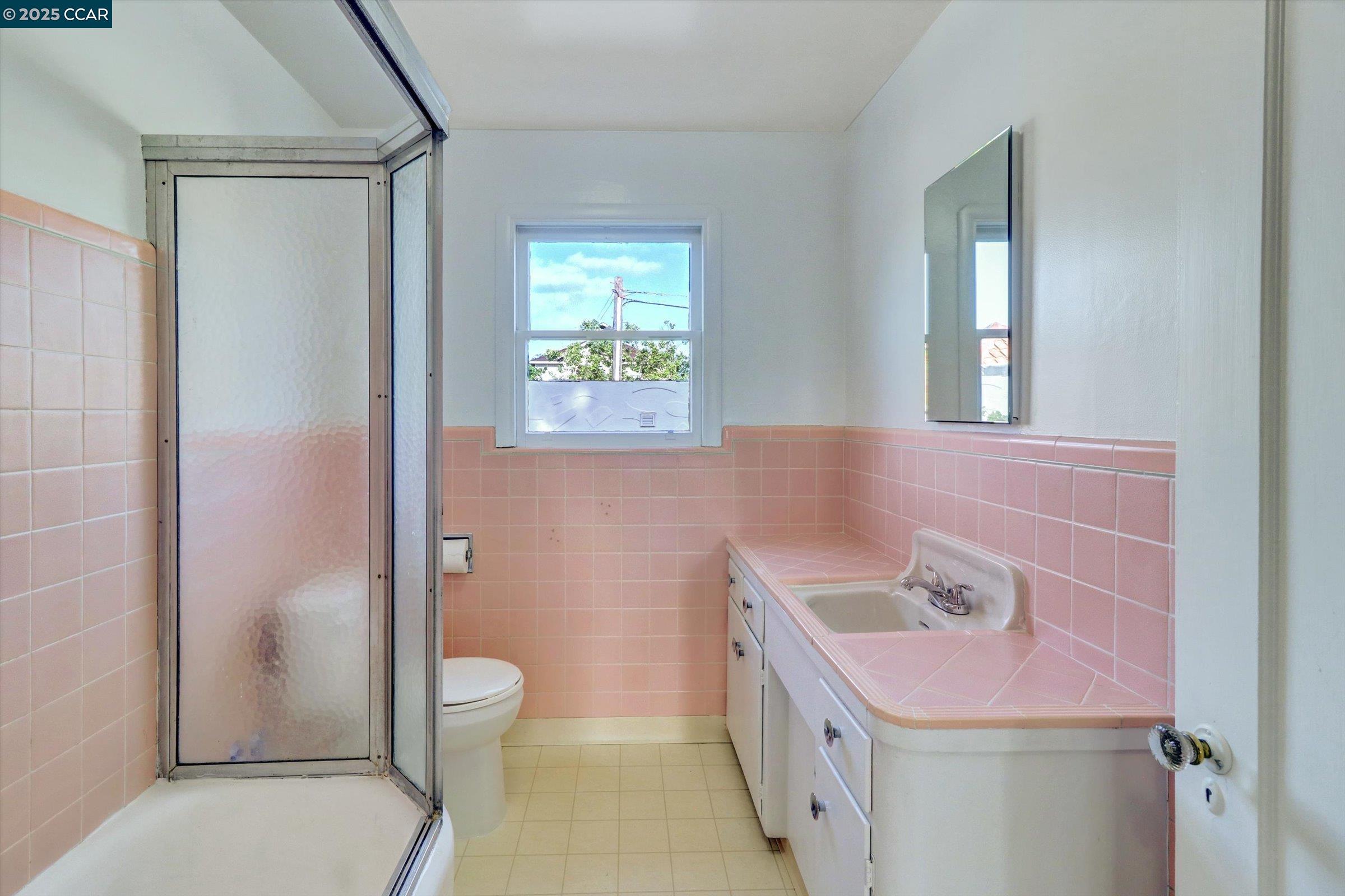 Detail Gallery Image 14 of 38 For 818 W 4th St, Antioch,  CA 94509 - 2 Beds | 1 Baths