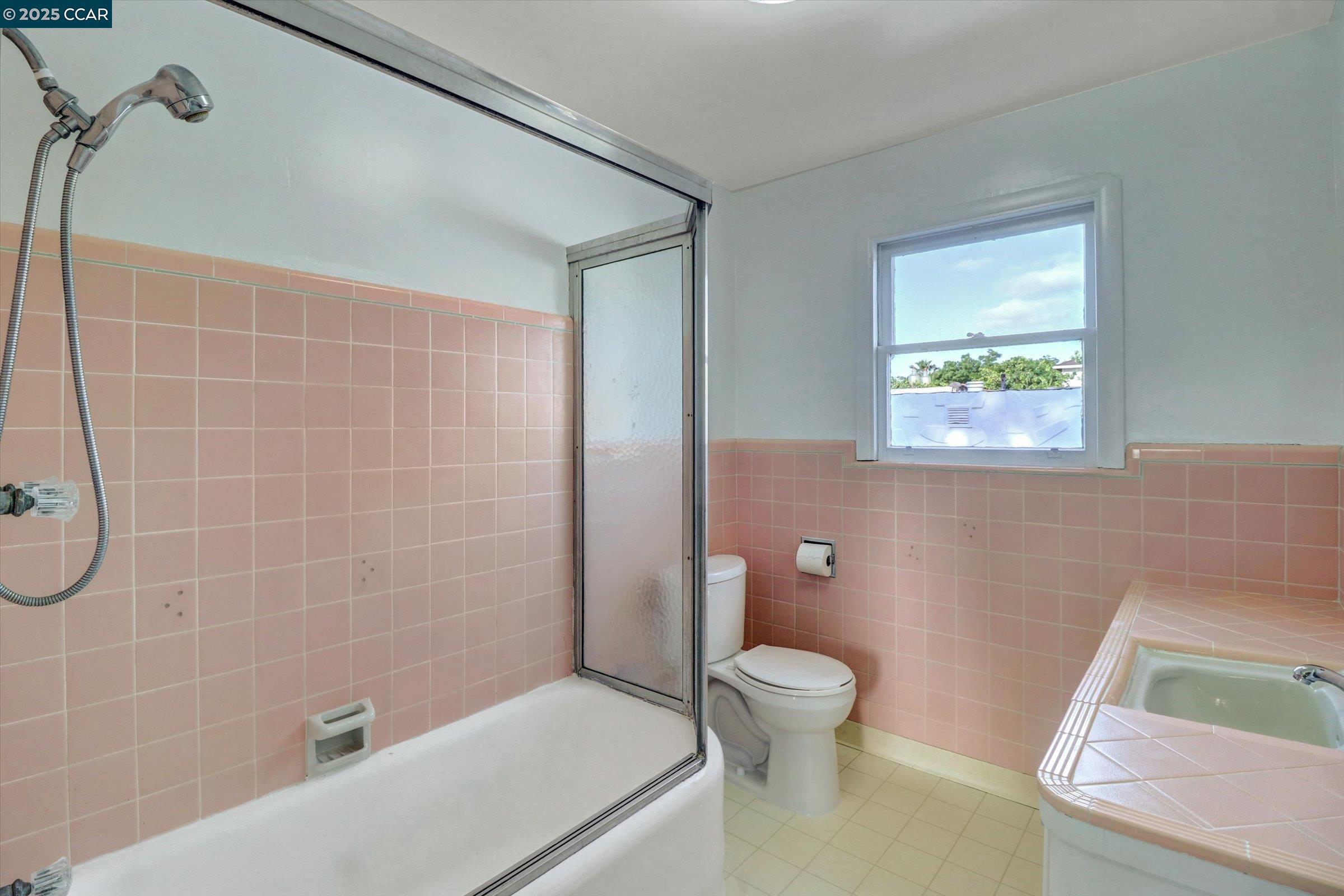 Detail Gallery Image 15 of 38 For 818 W 4th St, Antioch,  CA 94509 - 2 Beds | 1 Baths