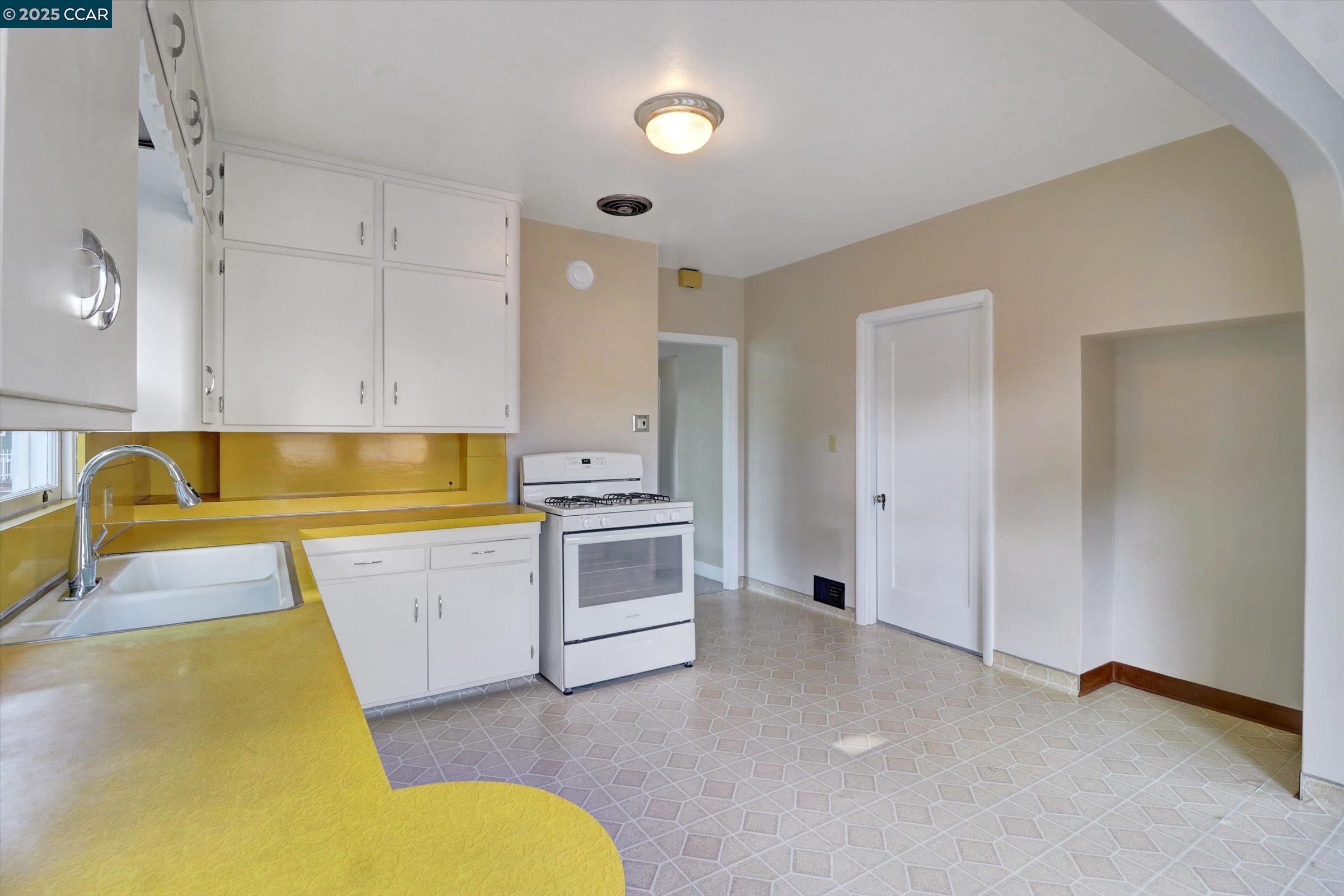 Detail Gallery Image 30 of 38 For 818 W 4th St, Antioch,  CA 94509 - 2 Beds | 1 Baths