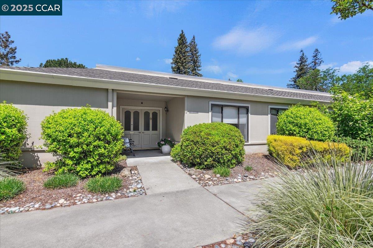 MLS: 41096987 Condo For Sale