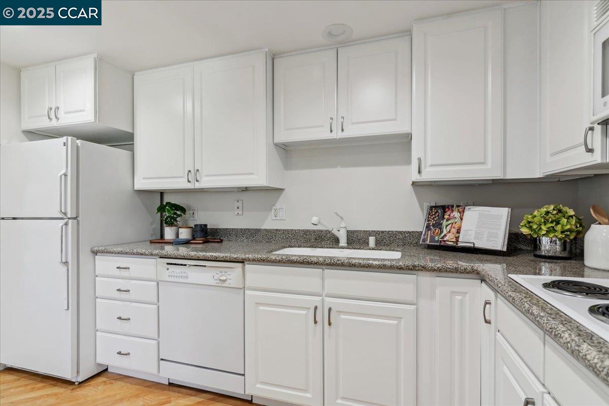Photo #16: 41096987 Listing: Photo #16
