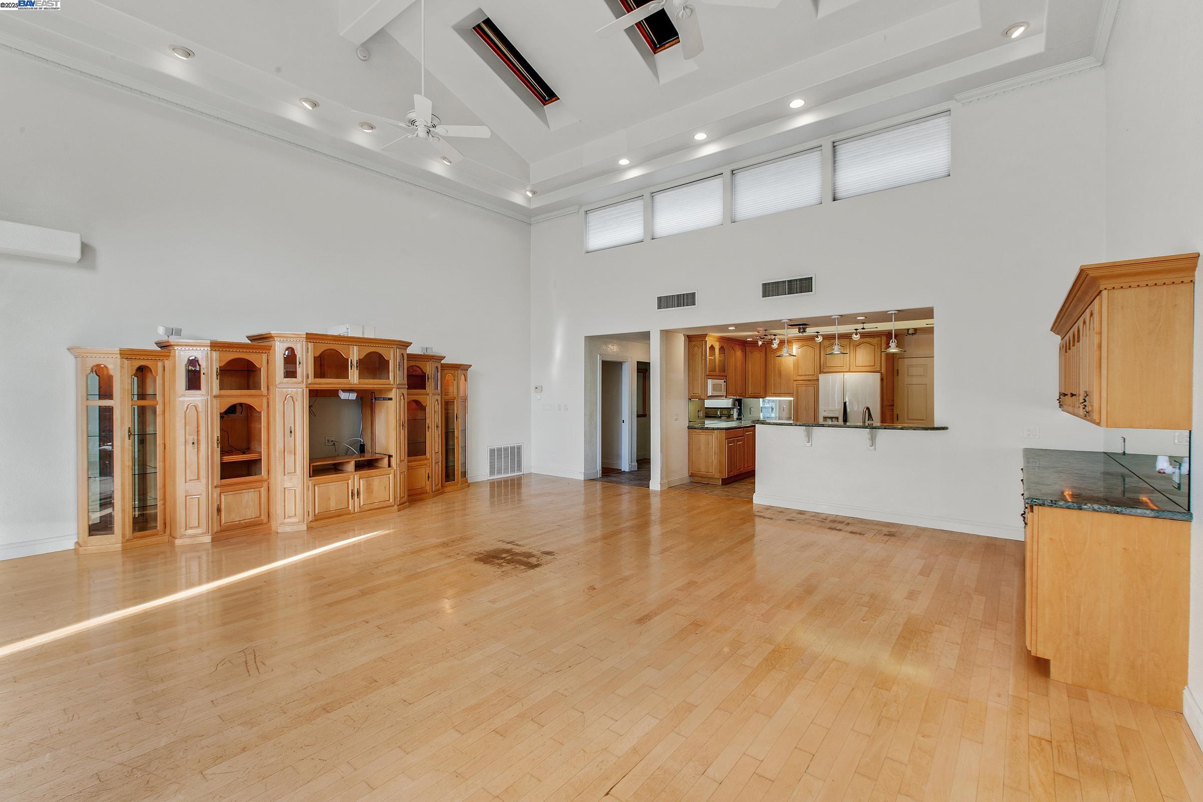 Detail Gallery Image 12 of 55 For 3171 Verdant Way, San Jose,  CA 95117 - 3 Beds | 2 Baths