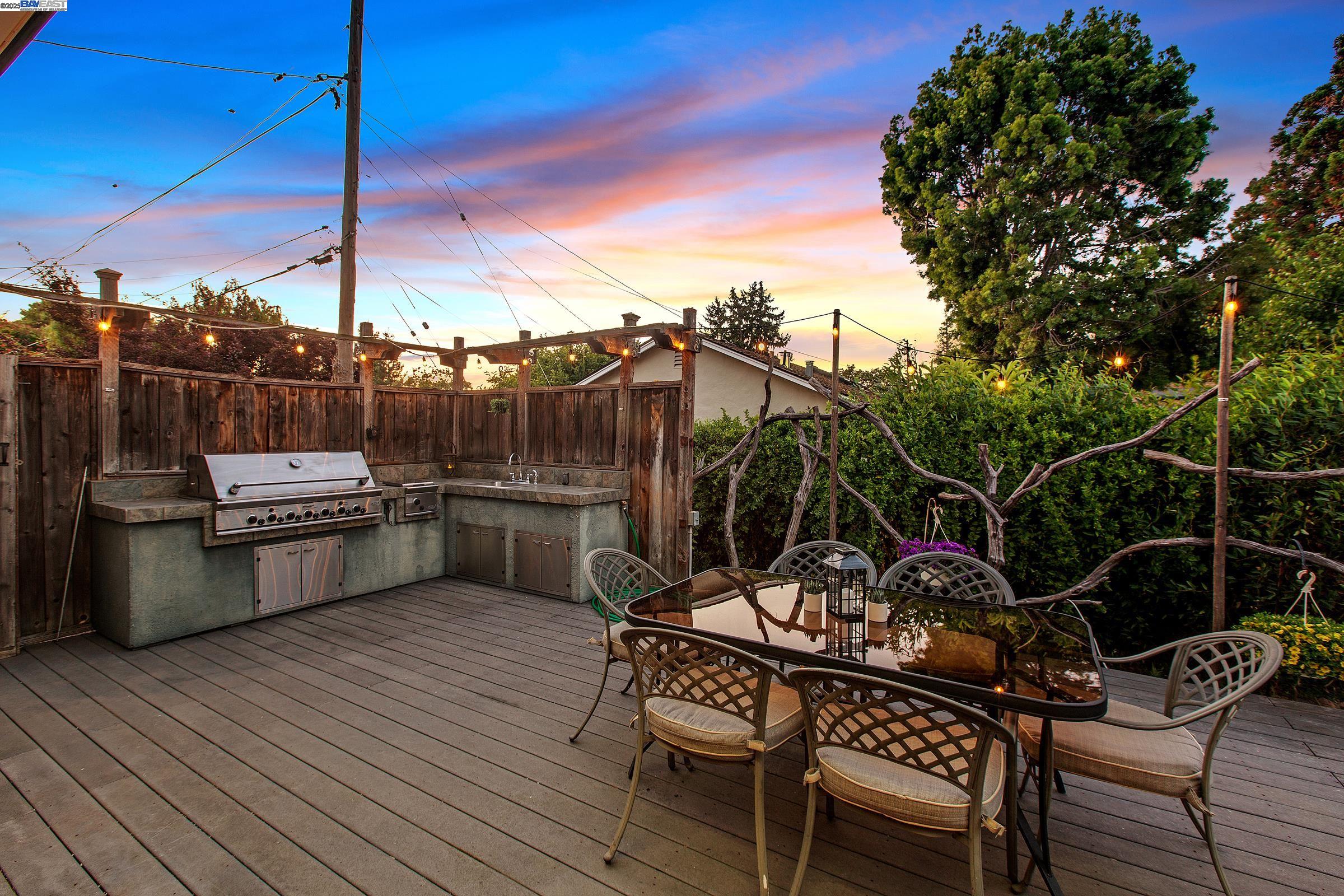 Detail Gallery Image 32 of 55 For 3171 Verdant Way, San Jose,  CA 95117 - 3 Beds | 2 Baths