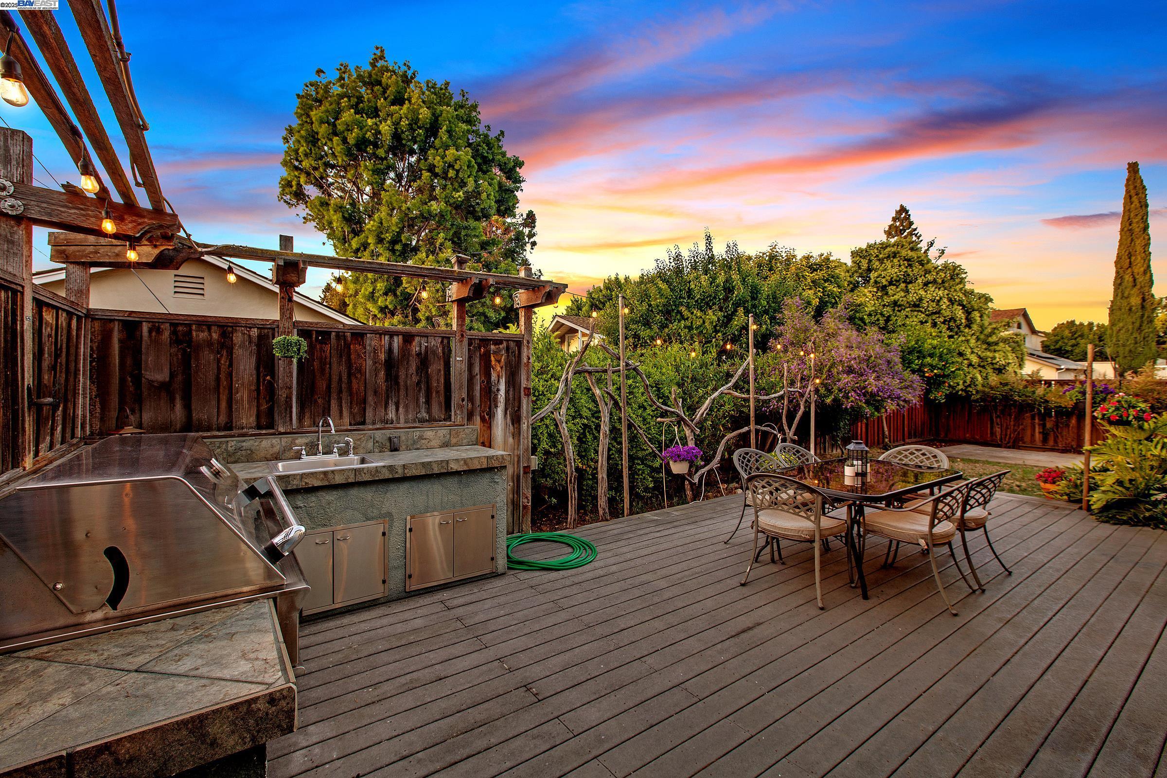 Detail Gallery Image 33 of 55 For 3171 Verdant Way, San Jose,  CA 95117 - 3 Beds | 2 Baths