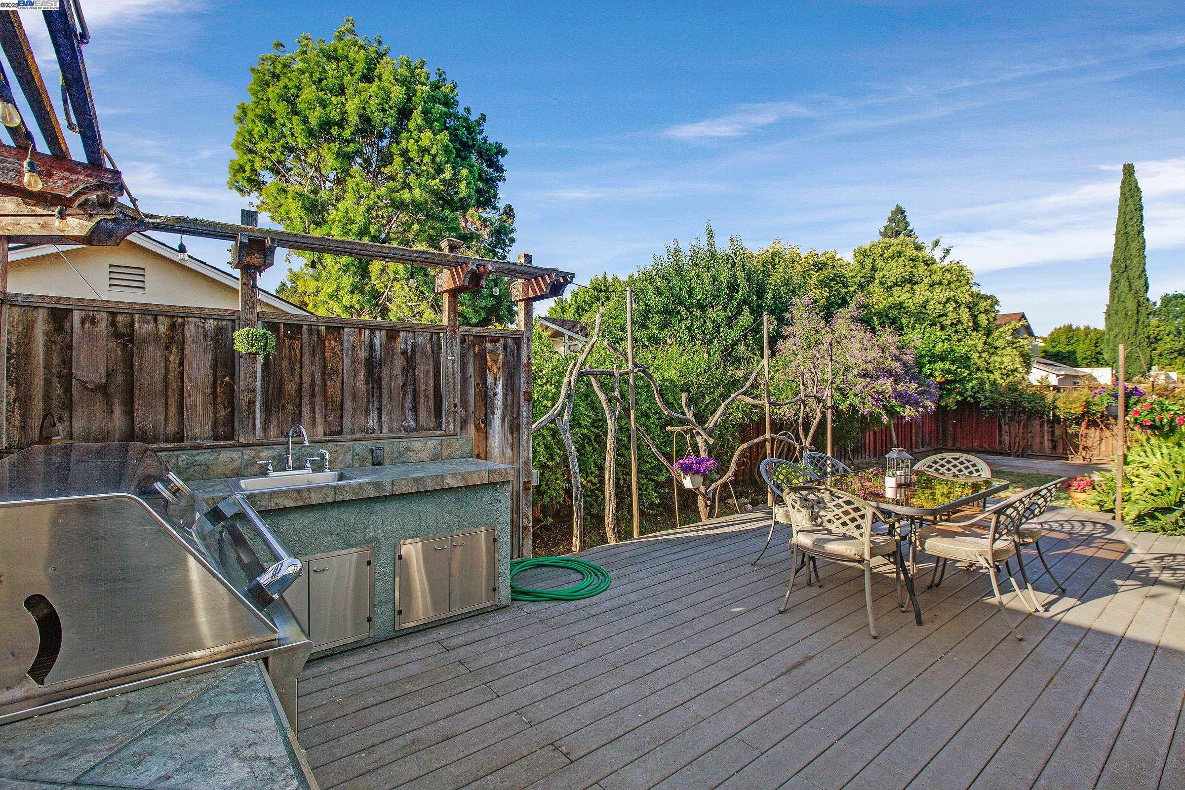 Detail Gallery Image 38 of 55 For 3171 Verdant Way, San Jose,  CA 95117 - 3 Beds | 2 Baths